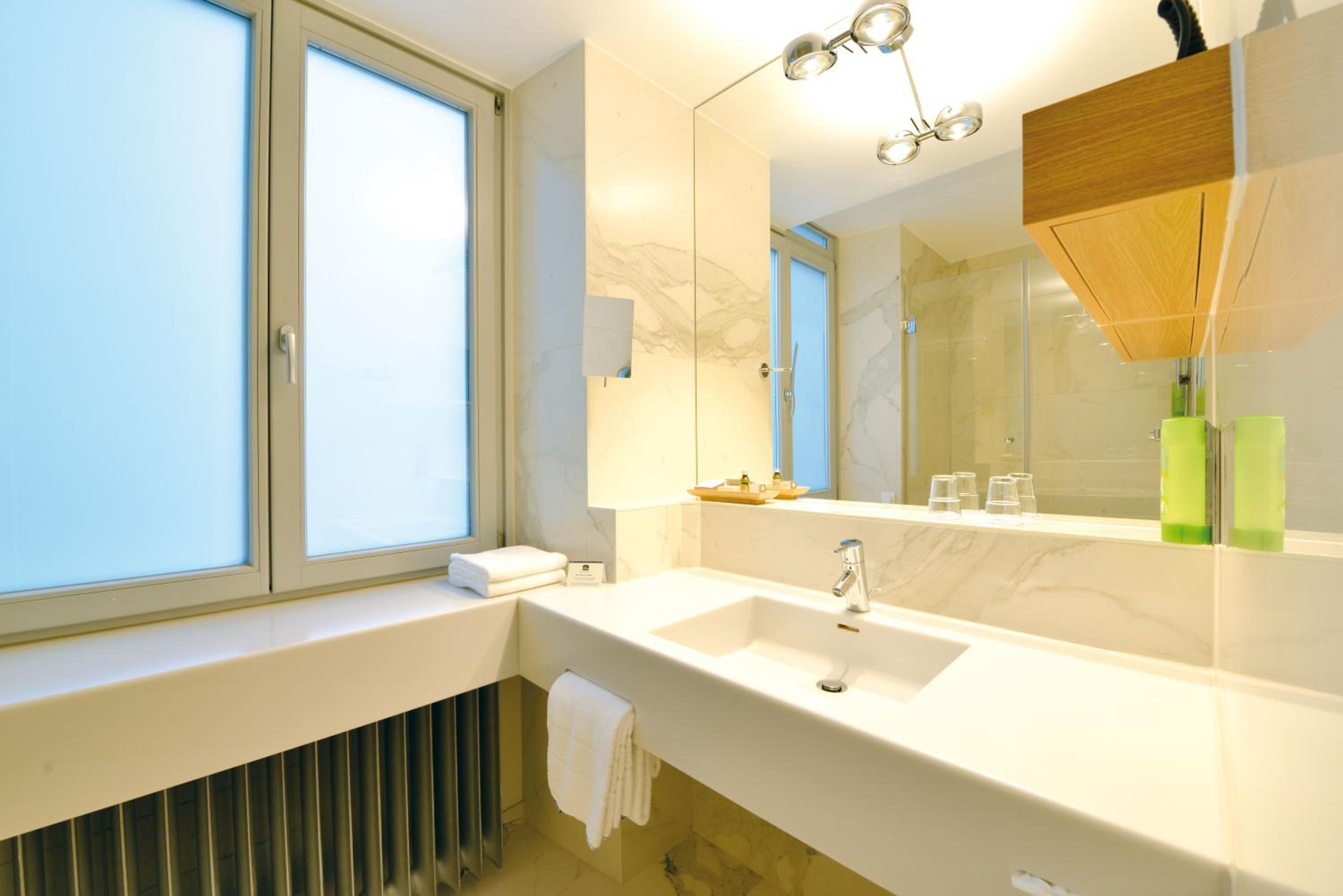 Junior King Suite photo 2