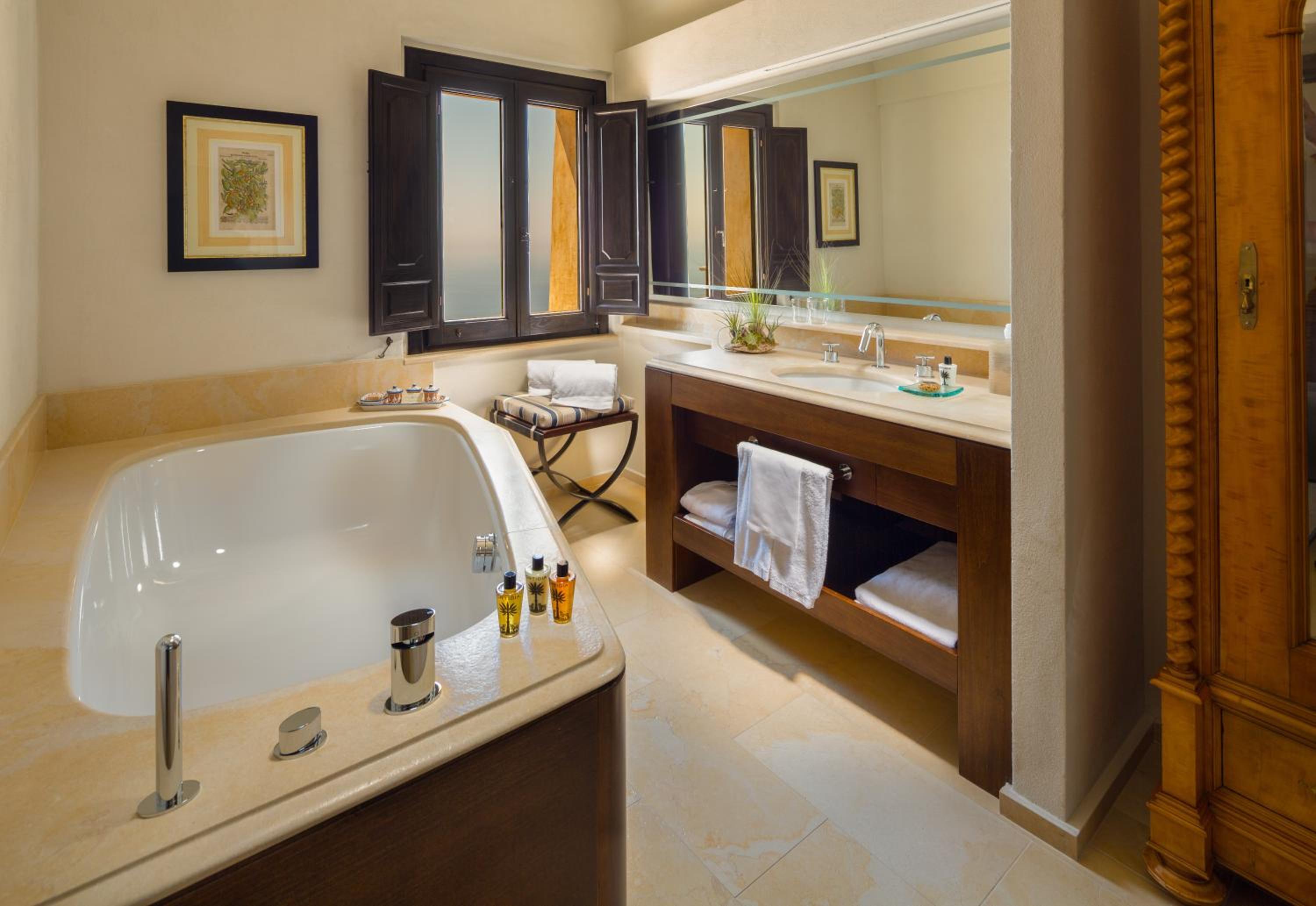 Premium Suite with Terrace and Sea View  - Photo 6
