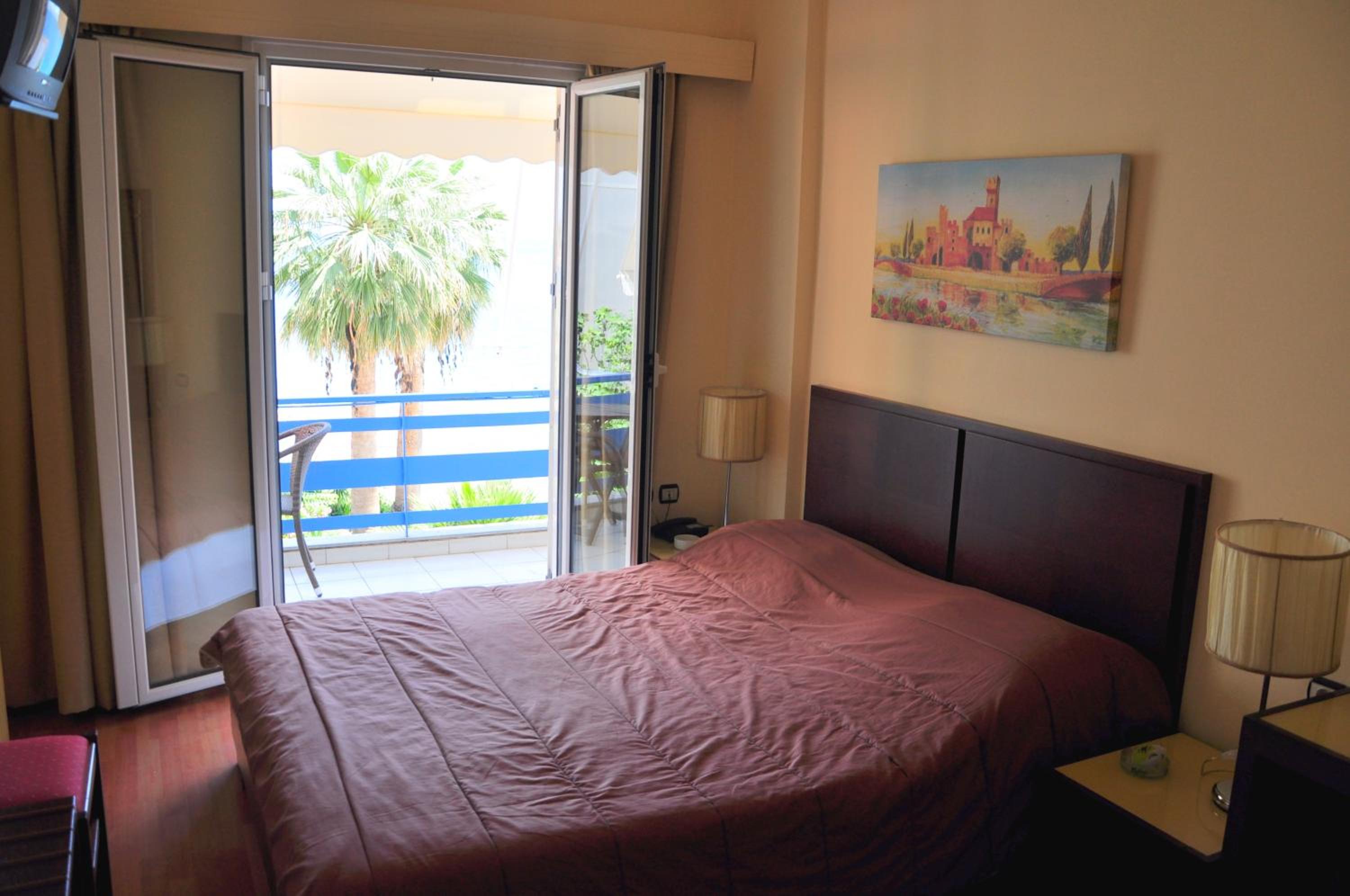 Double or Twin Room with Side Sea View
