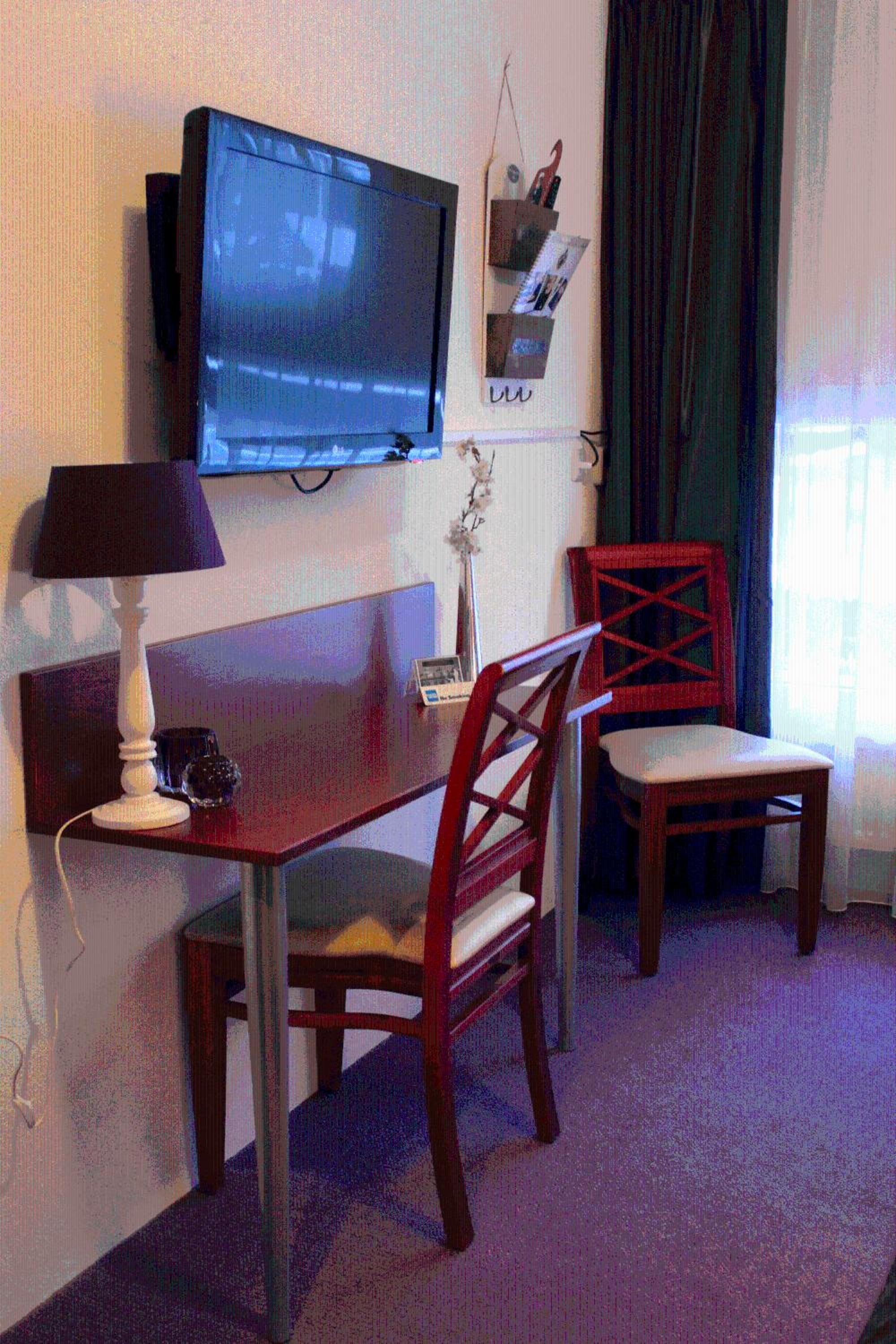 Budget Twin Room photo 2
