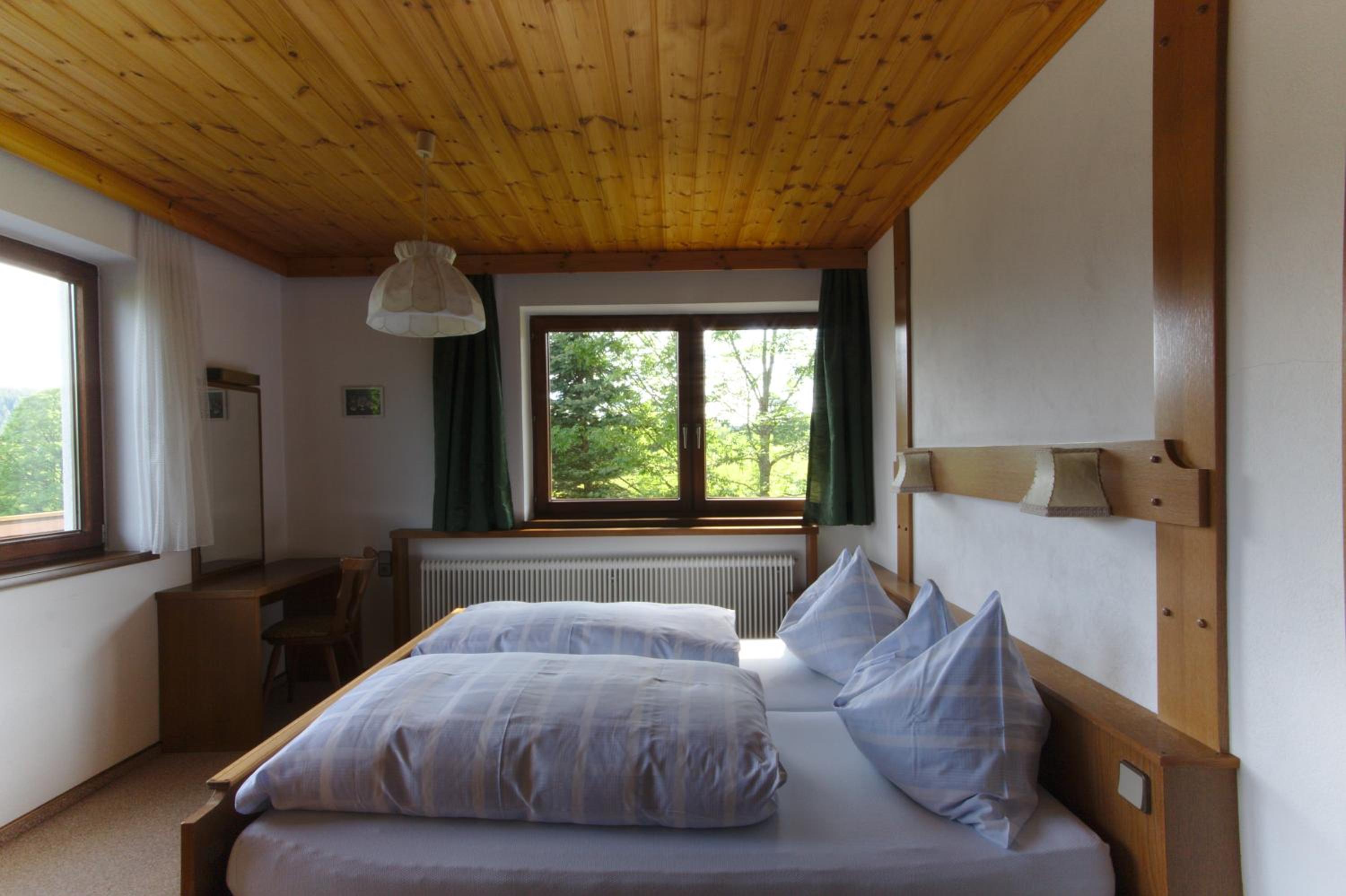 Apartment with Mountain View