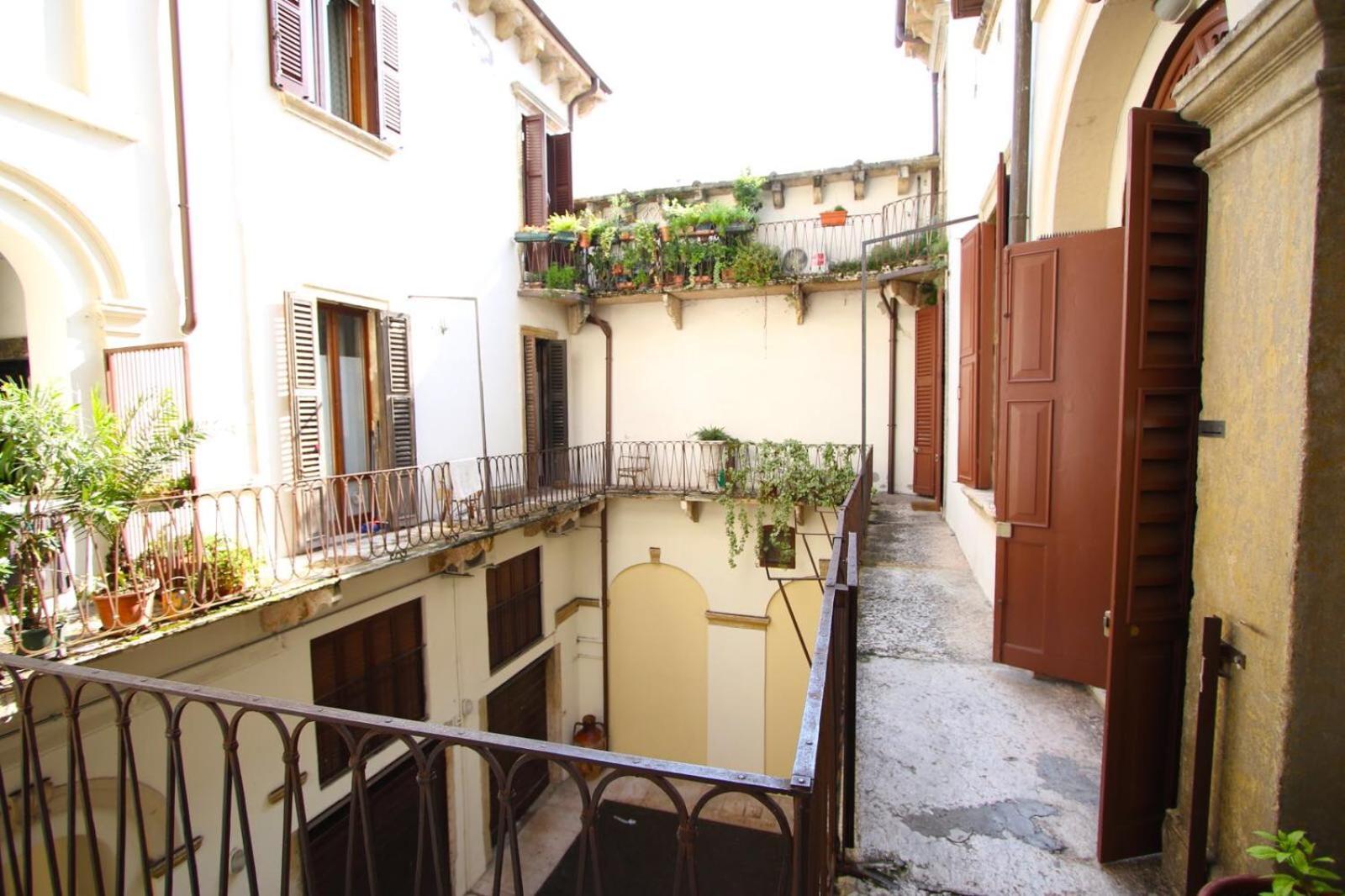 Superior One-Bedroom Apartment - Via Abramo Massalongo 5 - Photo 11
