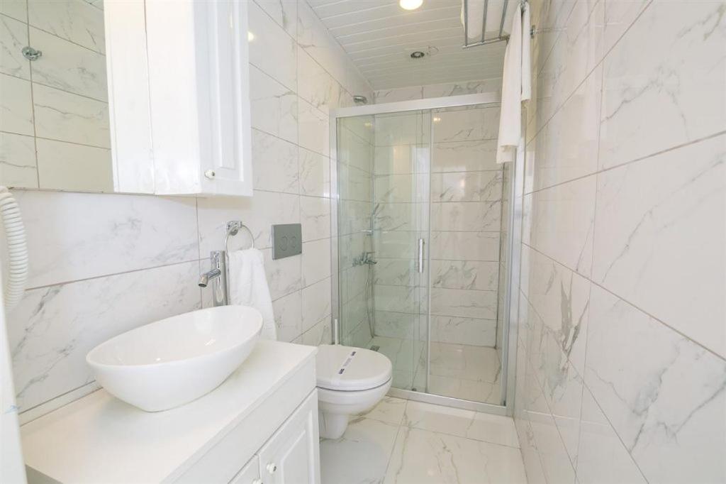 Double Room With Balcony And Sea View - Photo 33