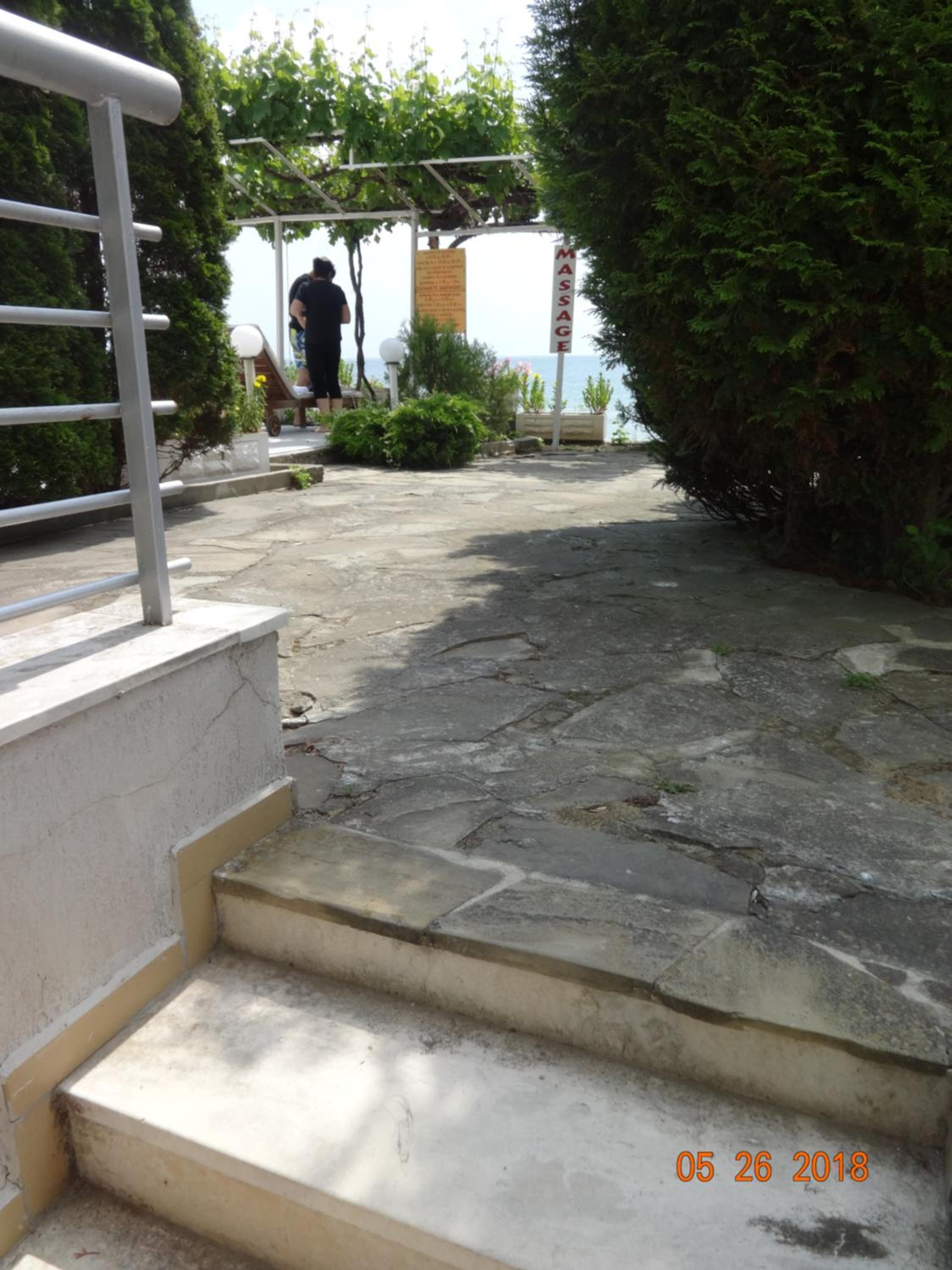Apartment - Ground Floor - Photo 2
