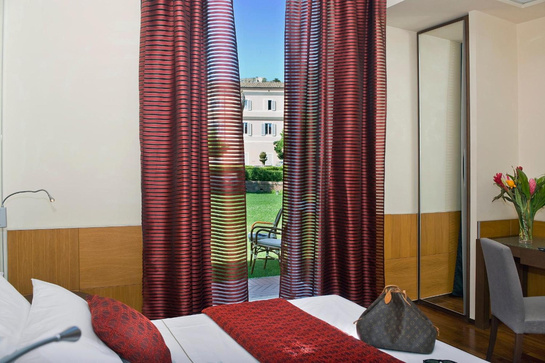 Double or Twin Room with View photo 3