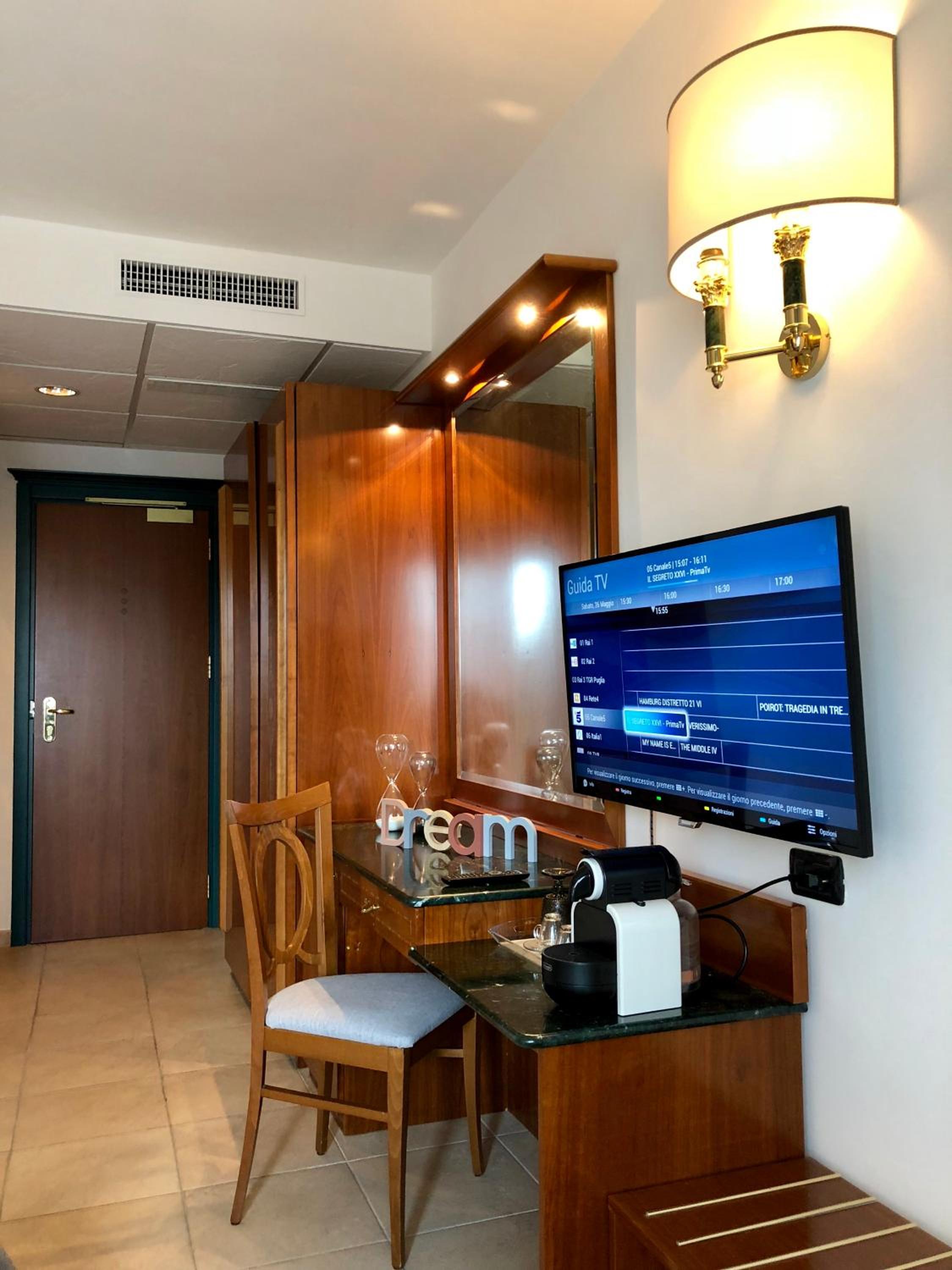 Single Room photo 2