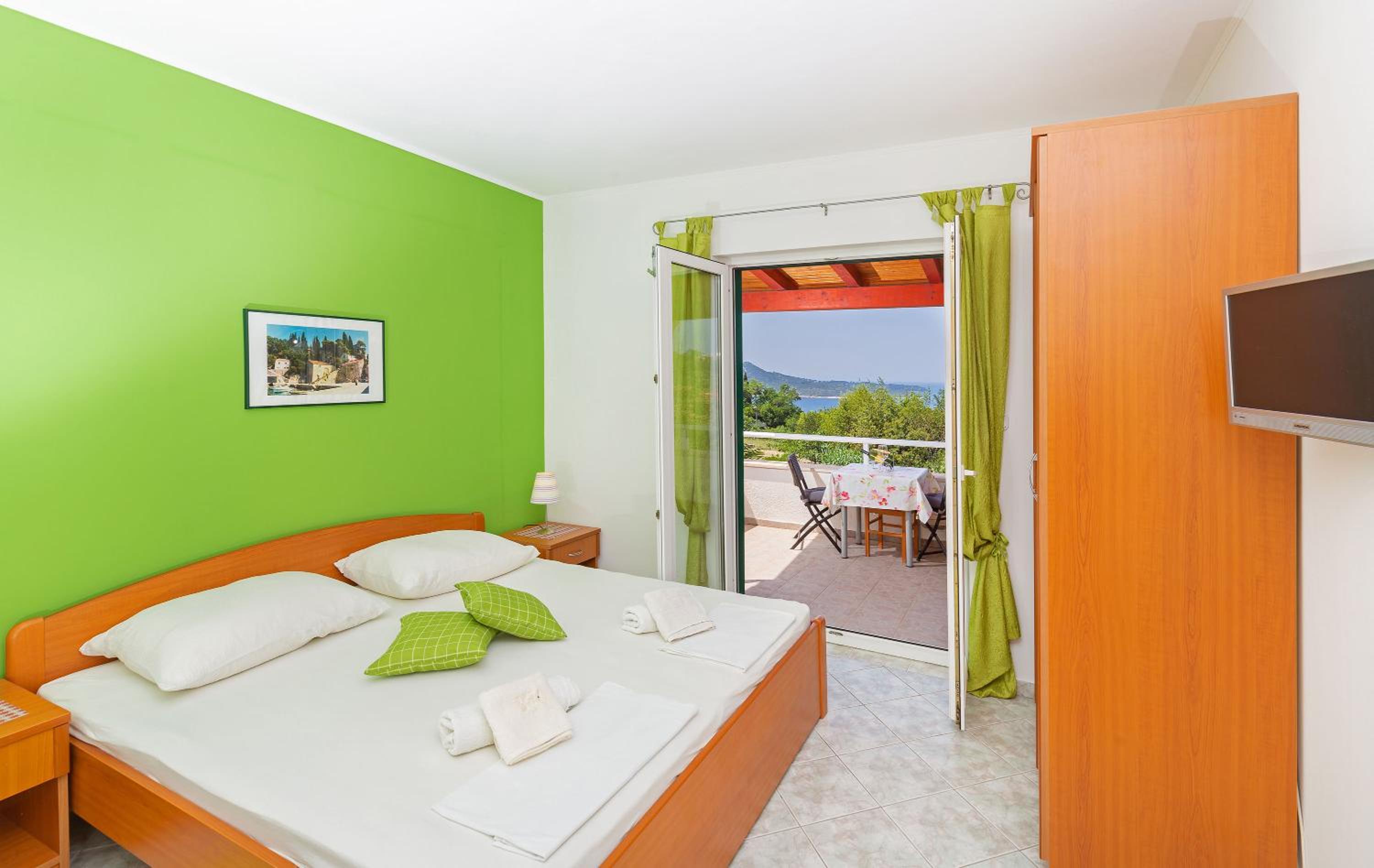 Standard Studio with Terrace and Sea View 2 photo 3