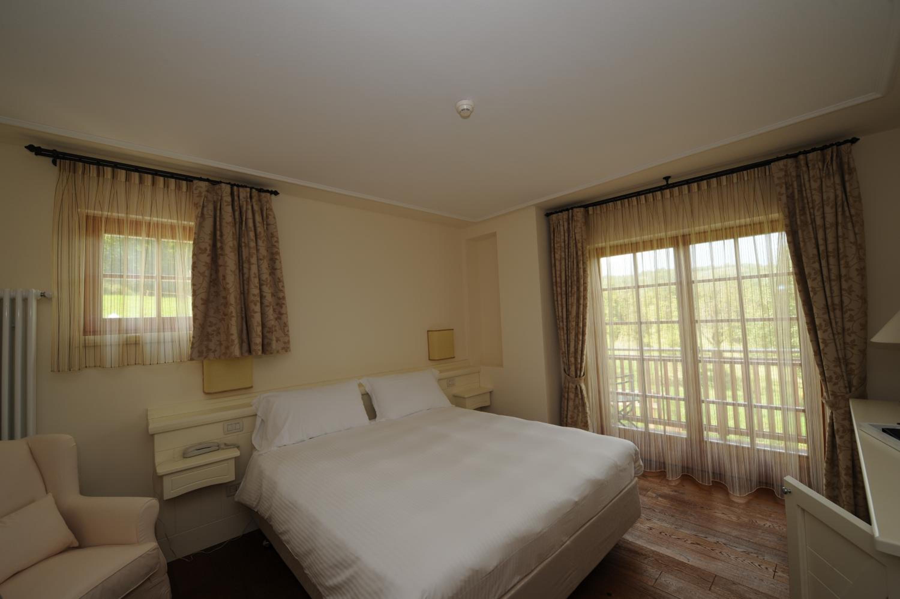 Double Room - Photo 12