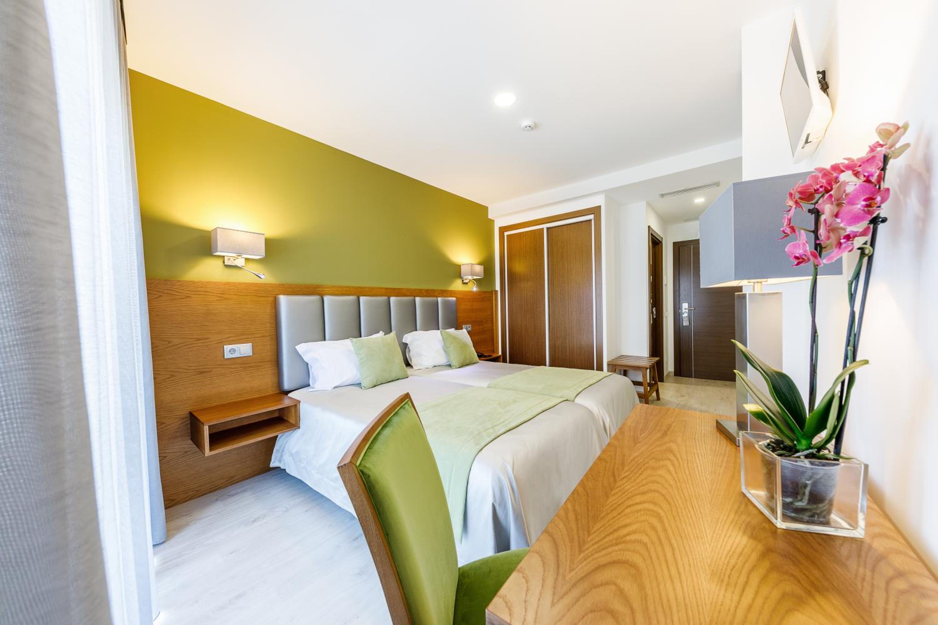 Double Room with Private Bathroom - Photo 1