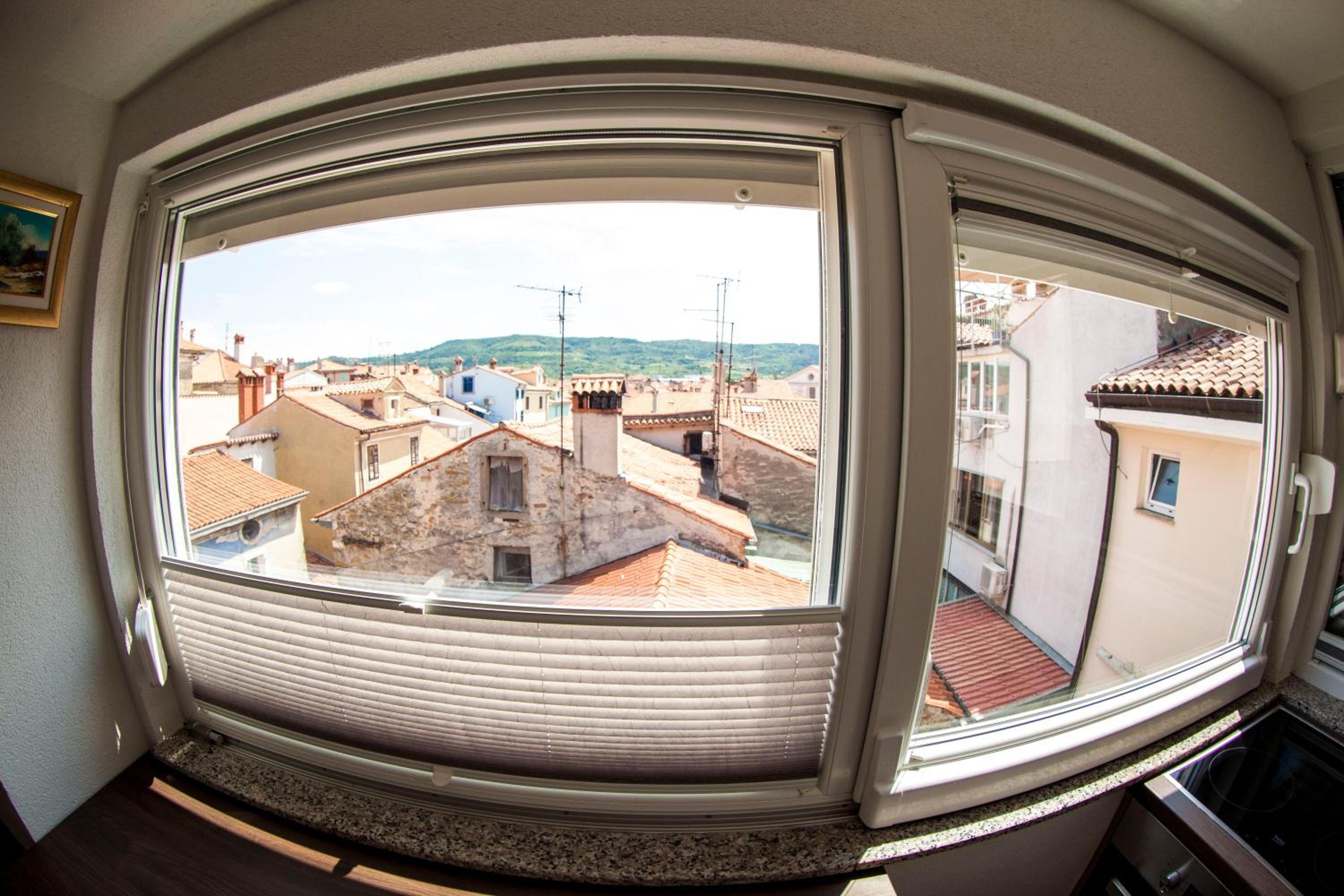 Studio Apartment - Photo 32