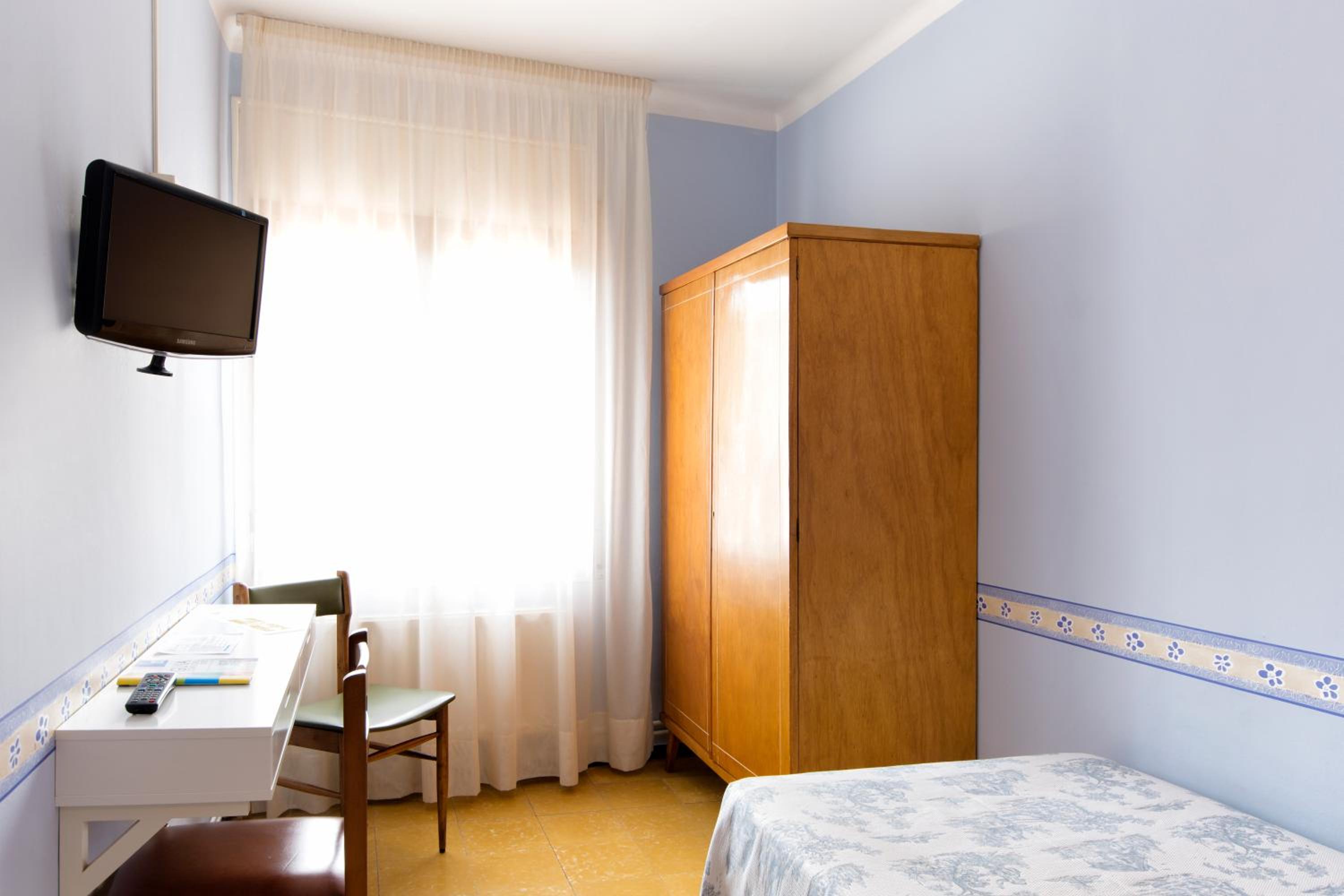 Single Room photo 3