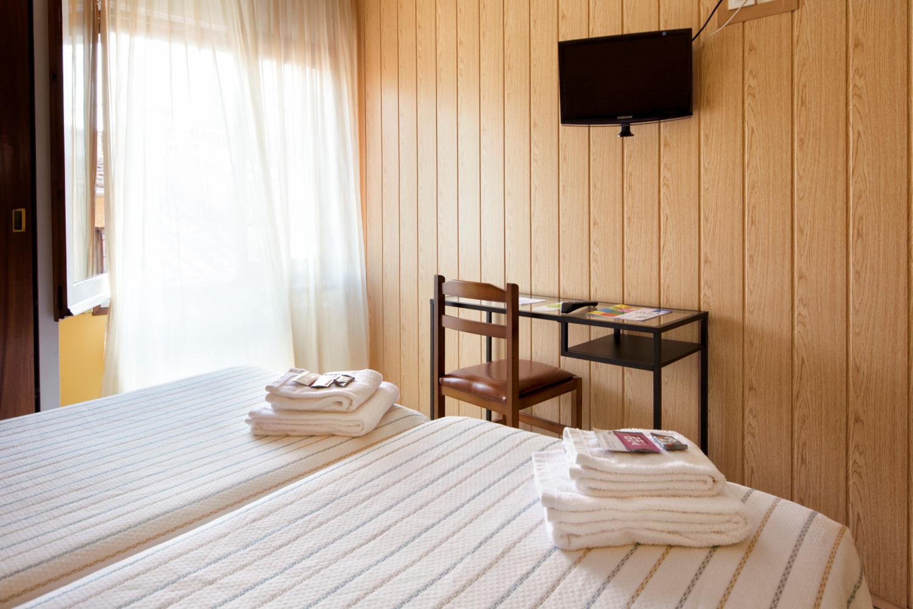 Economy Double or Twin Room - Photo 4