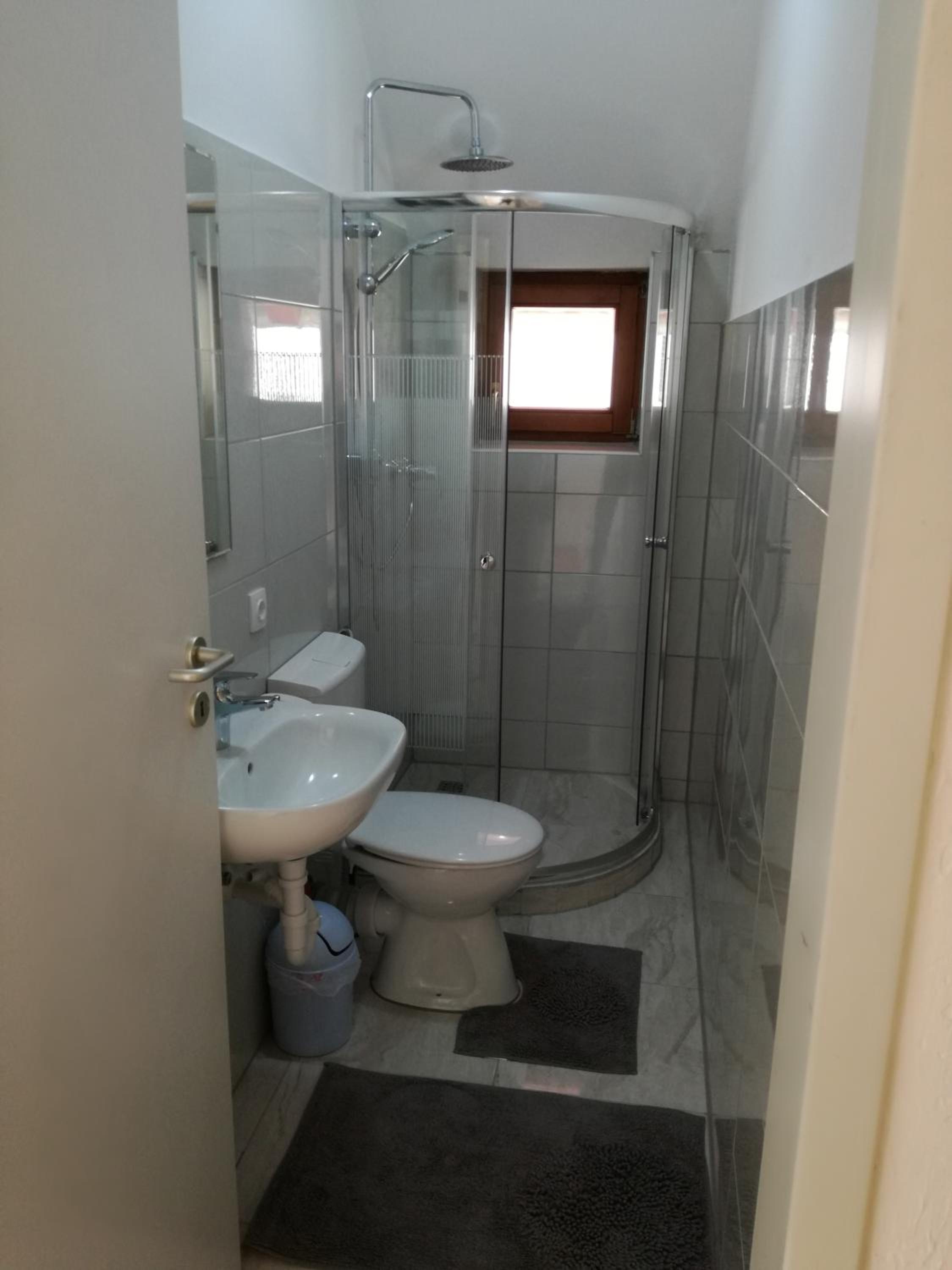 One-Bedroom Apartment - Photo 10