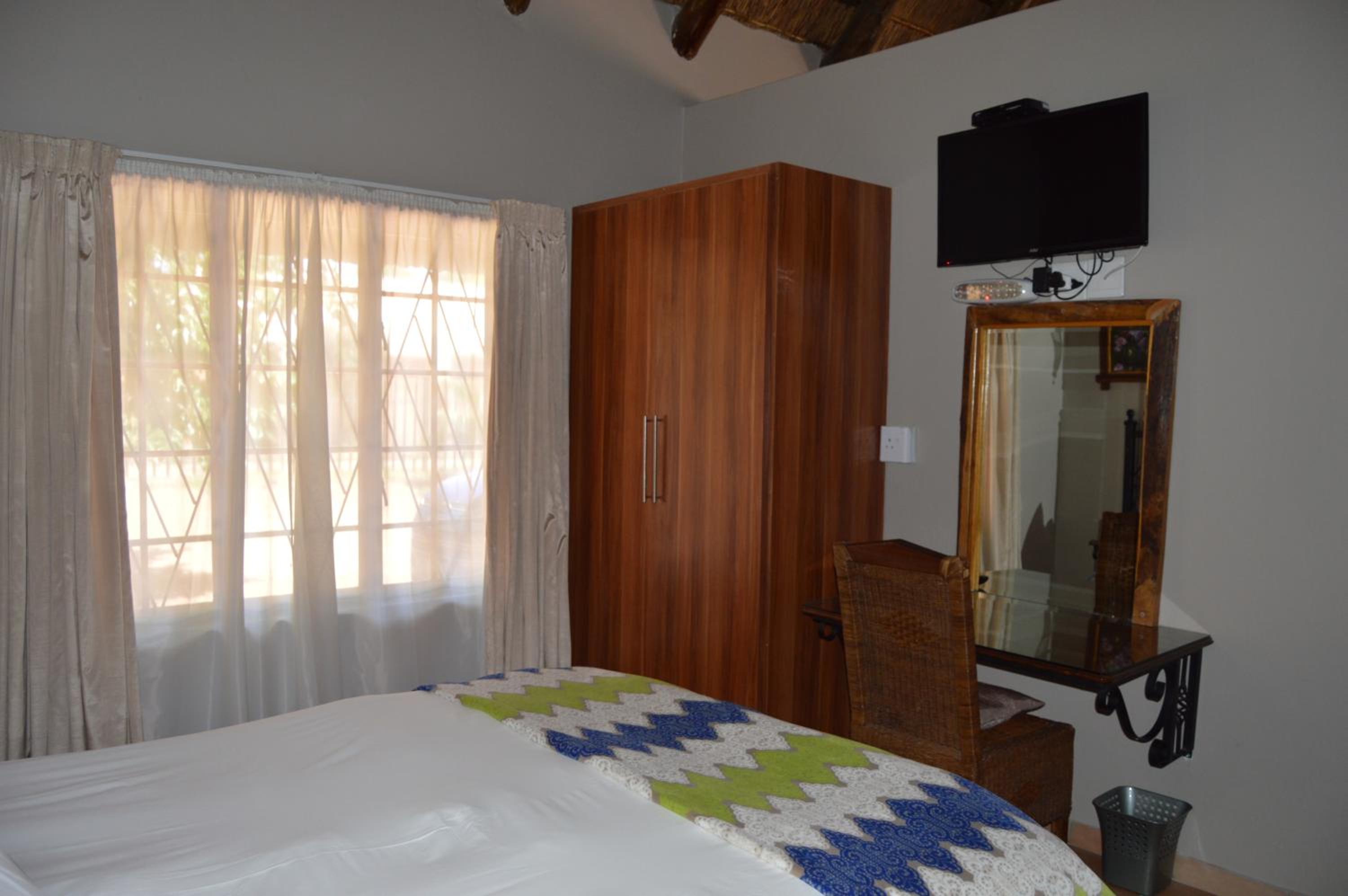 Family Room - Photo 7