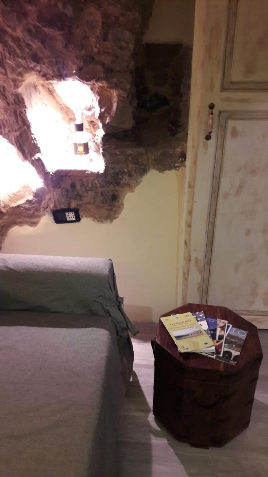 One-Bedroom House - Photo 19