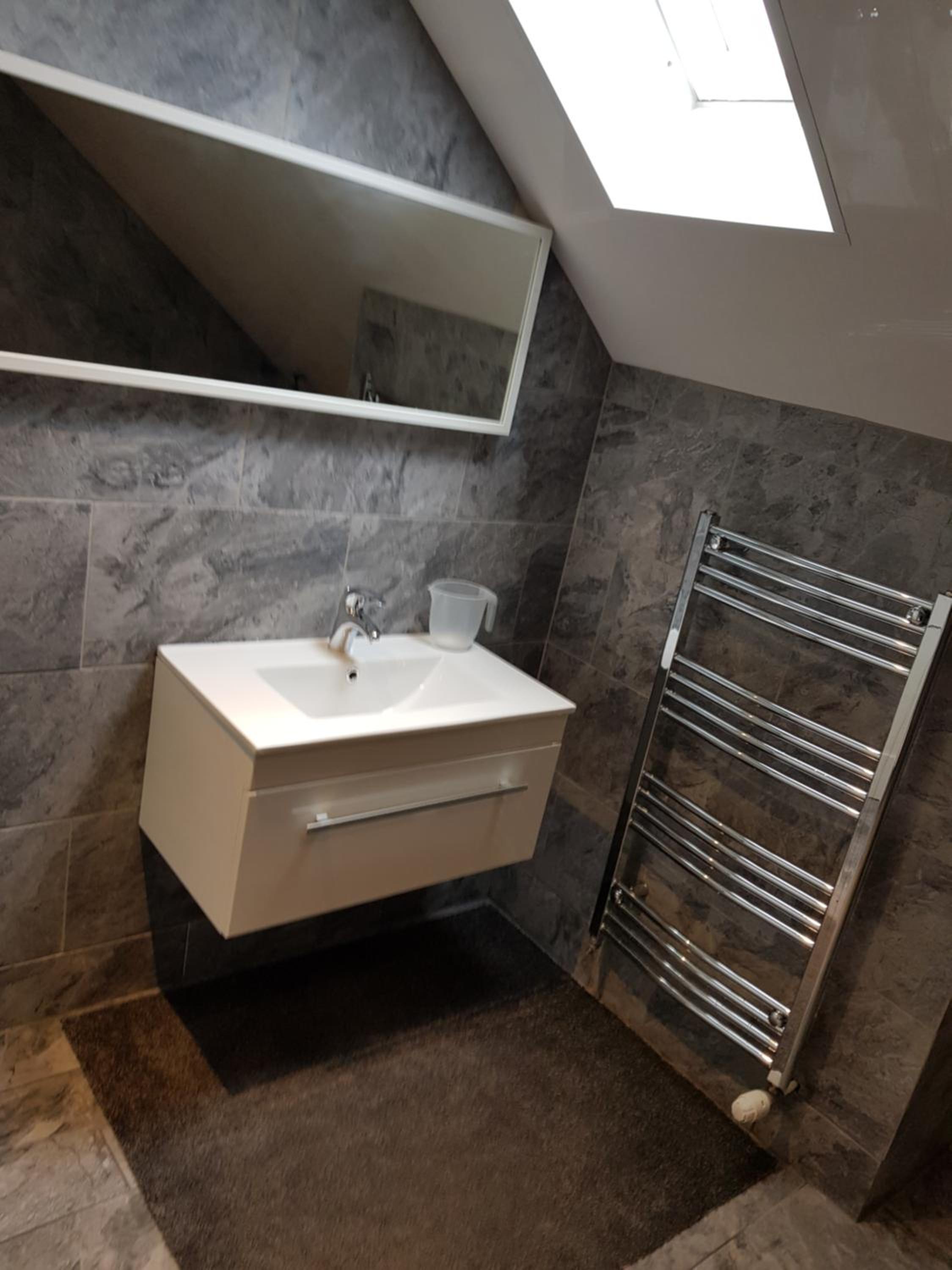Economy Triple Room with Shared Bathroom photo 2