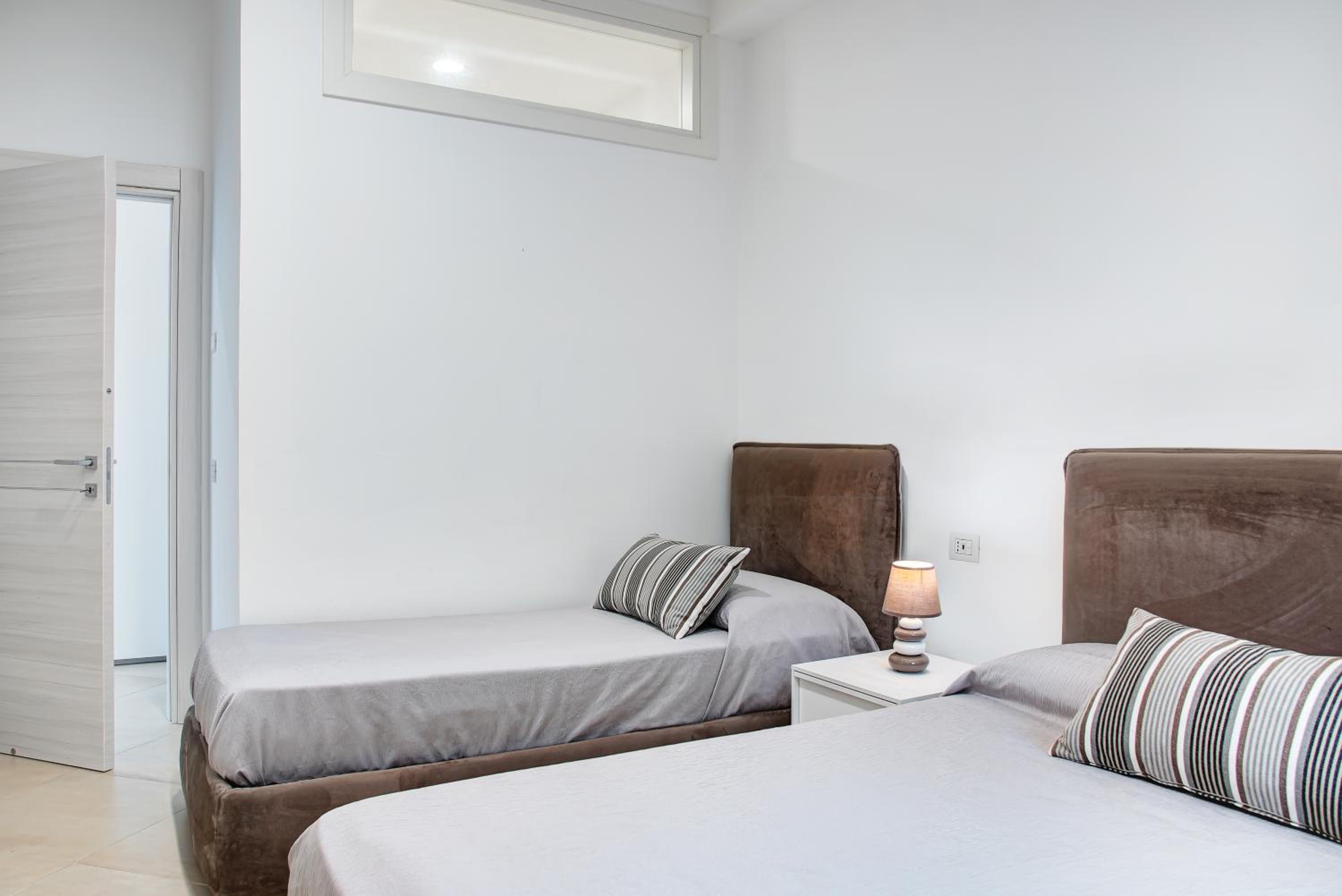 One-Bedroom House ( 4-6 Adults) photo 3
