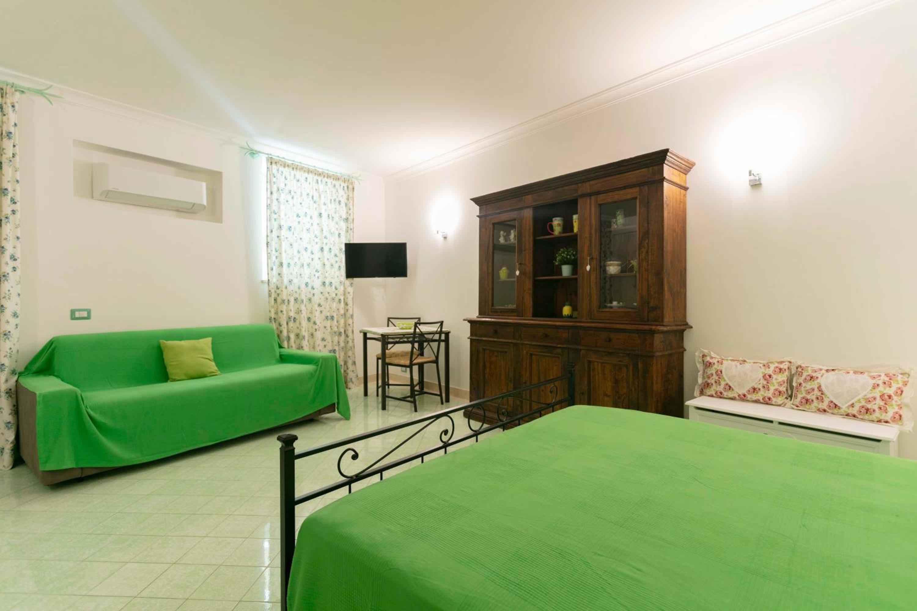 Double Room with Terrace - Photo 4