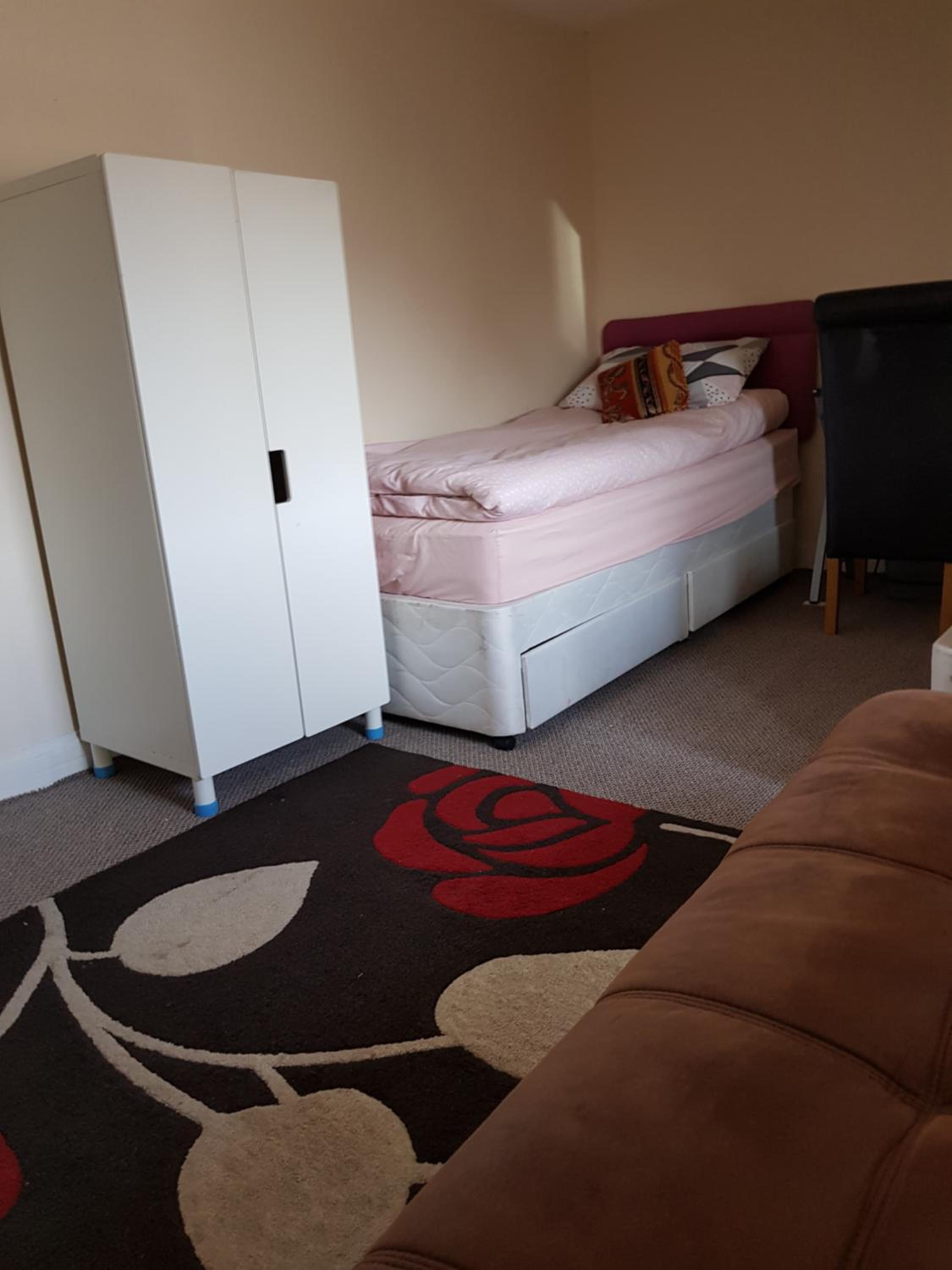 Economy Quadruple Room with Shared Bathroom photo 3