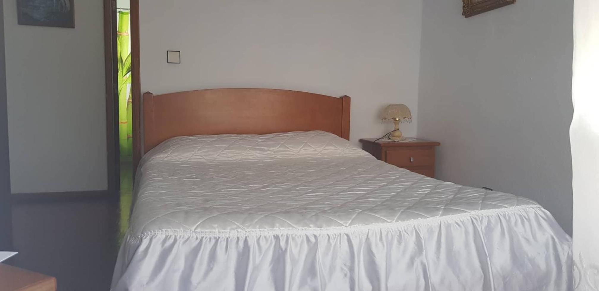 Standard Double Room with Shared Bathroom photo 3
