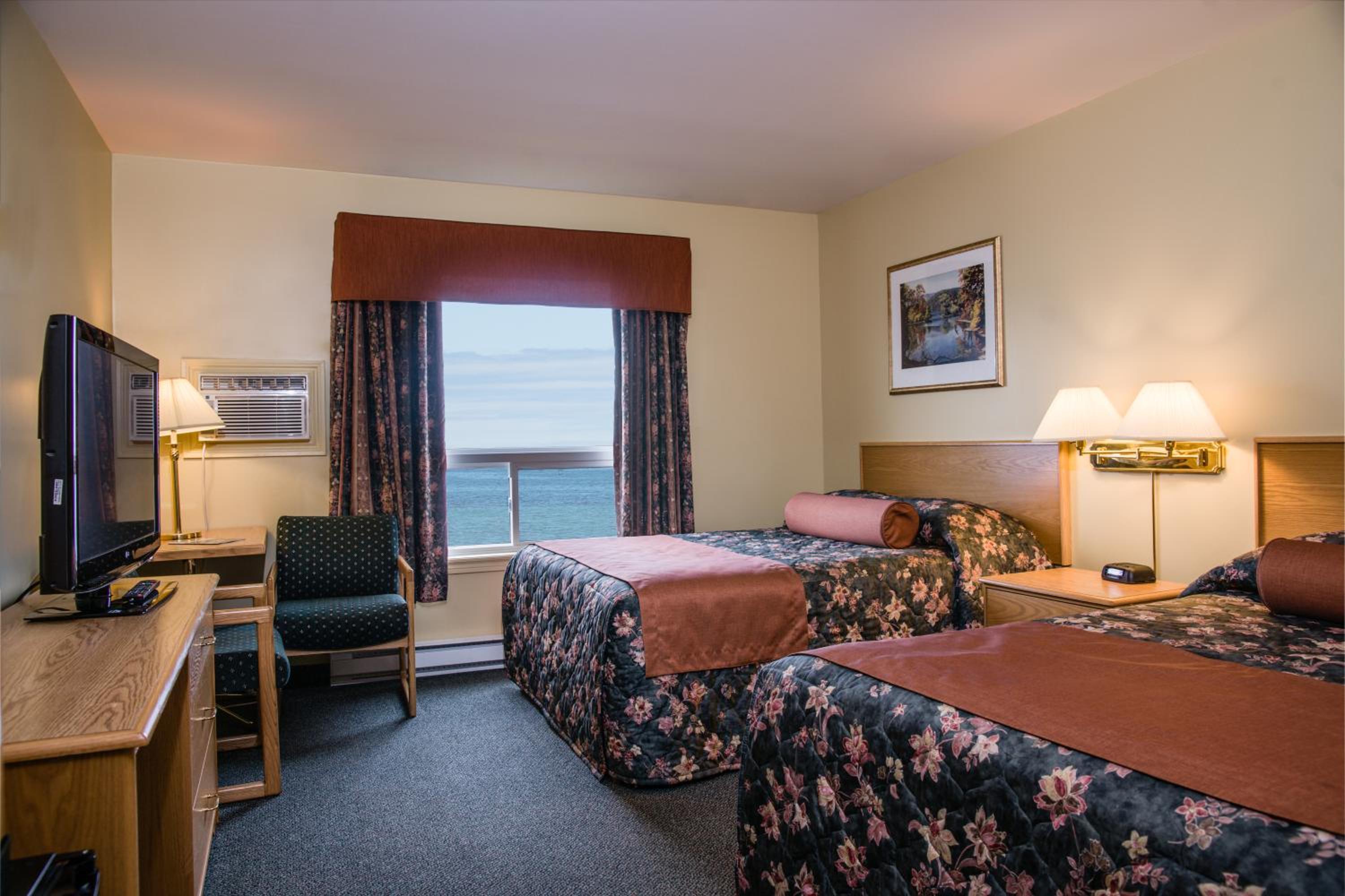 Ocean View - Two Double Beds photo 2