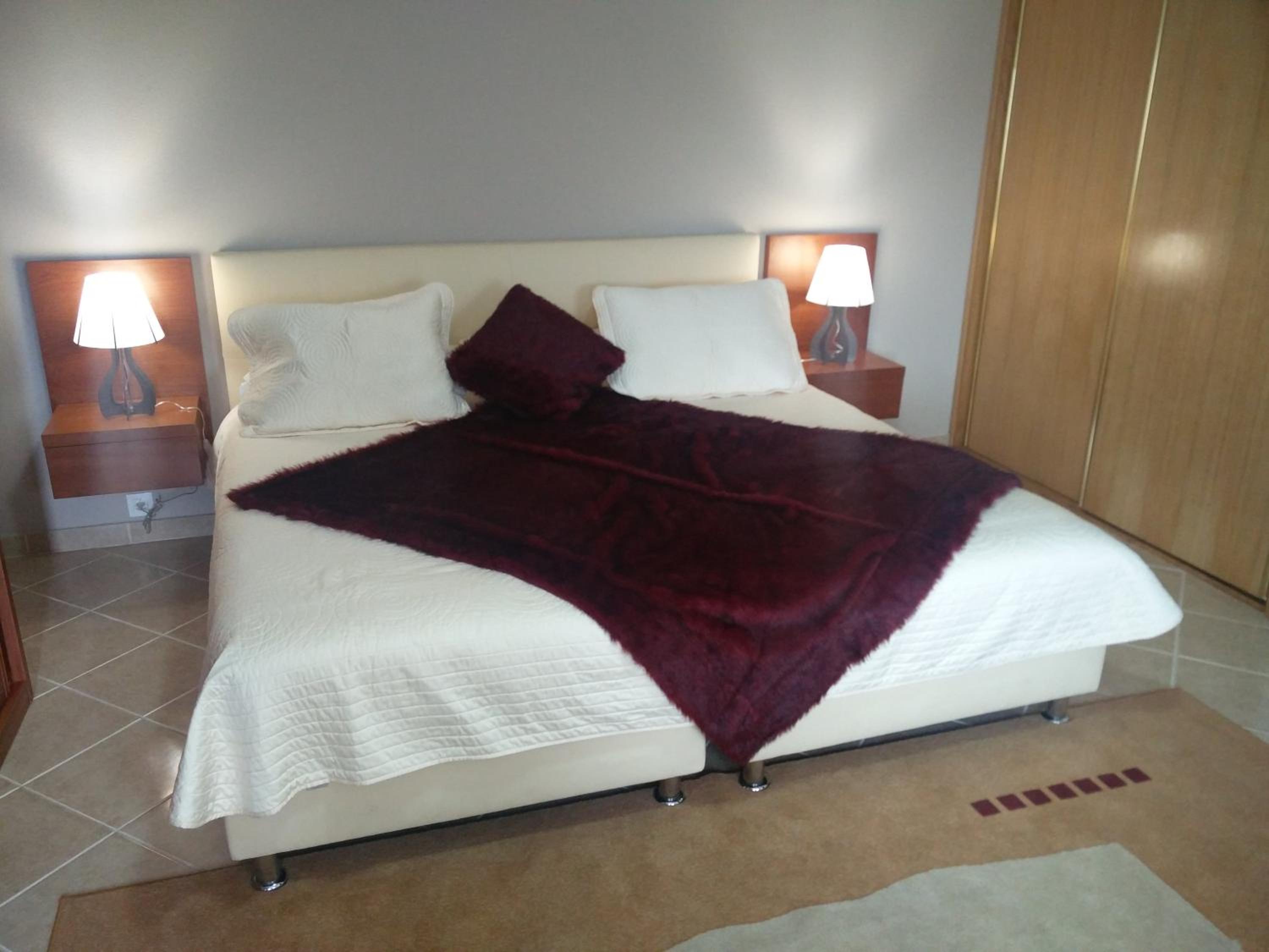 Deluxe Room (2 Adults + 1 Child) photo 1