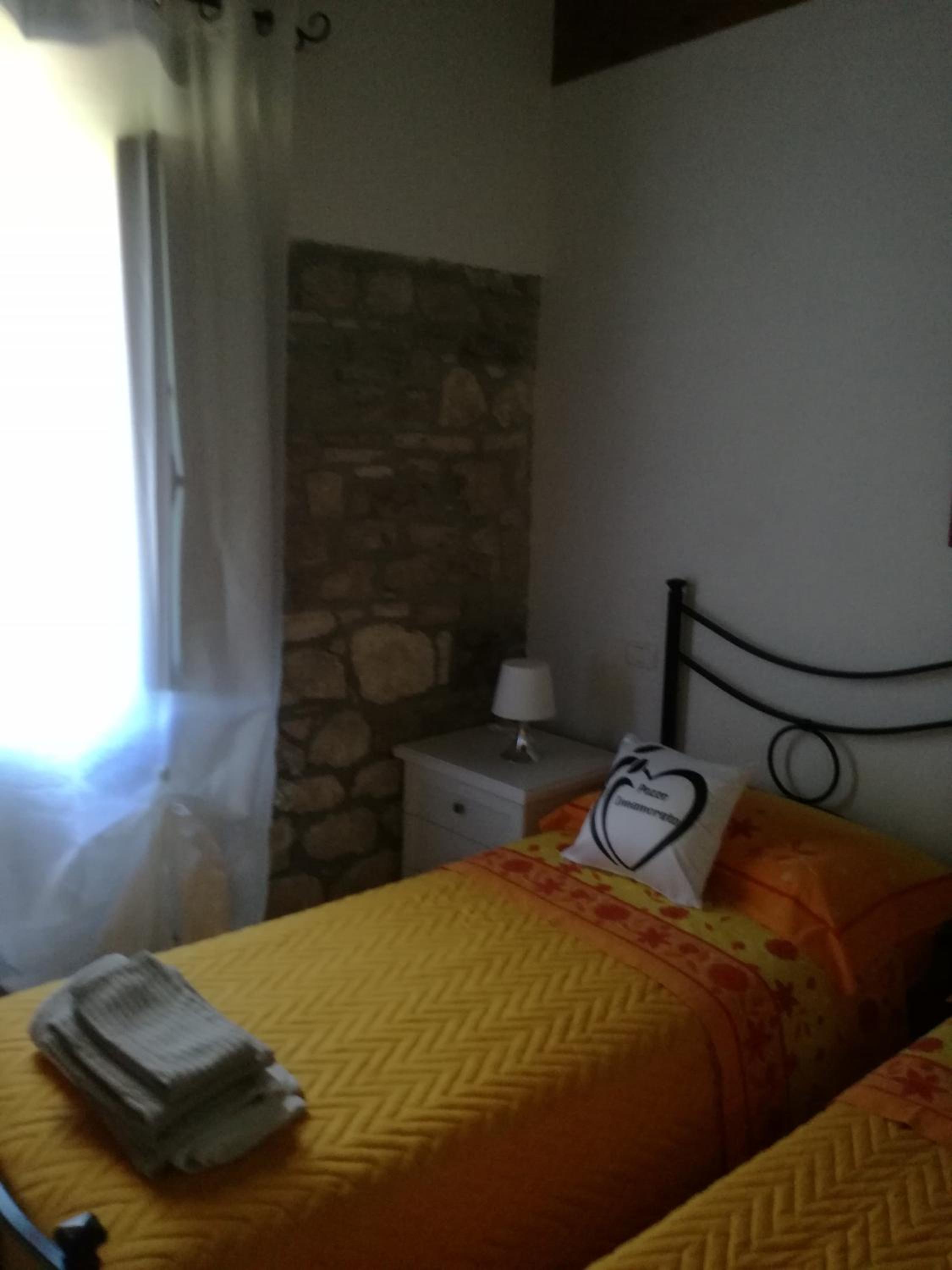 Double or Twin Room with Private Bathroom - Photo 4