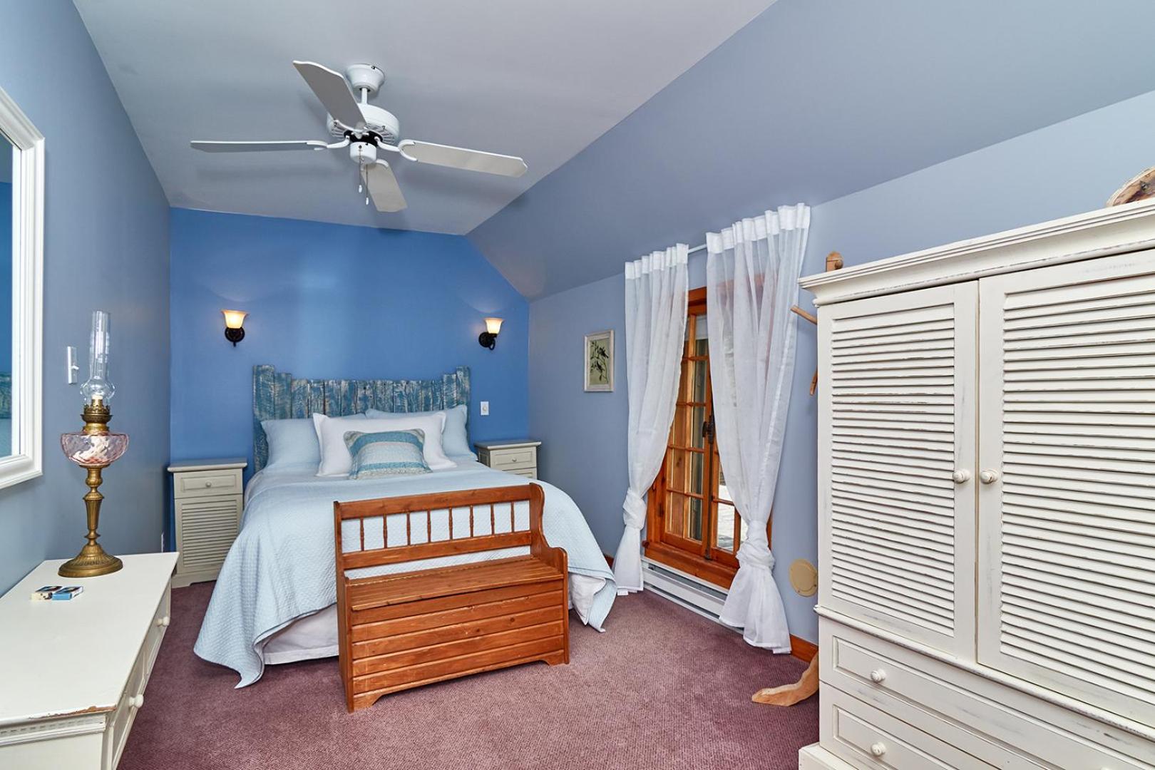 Queen Room photo 1