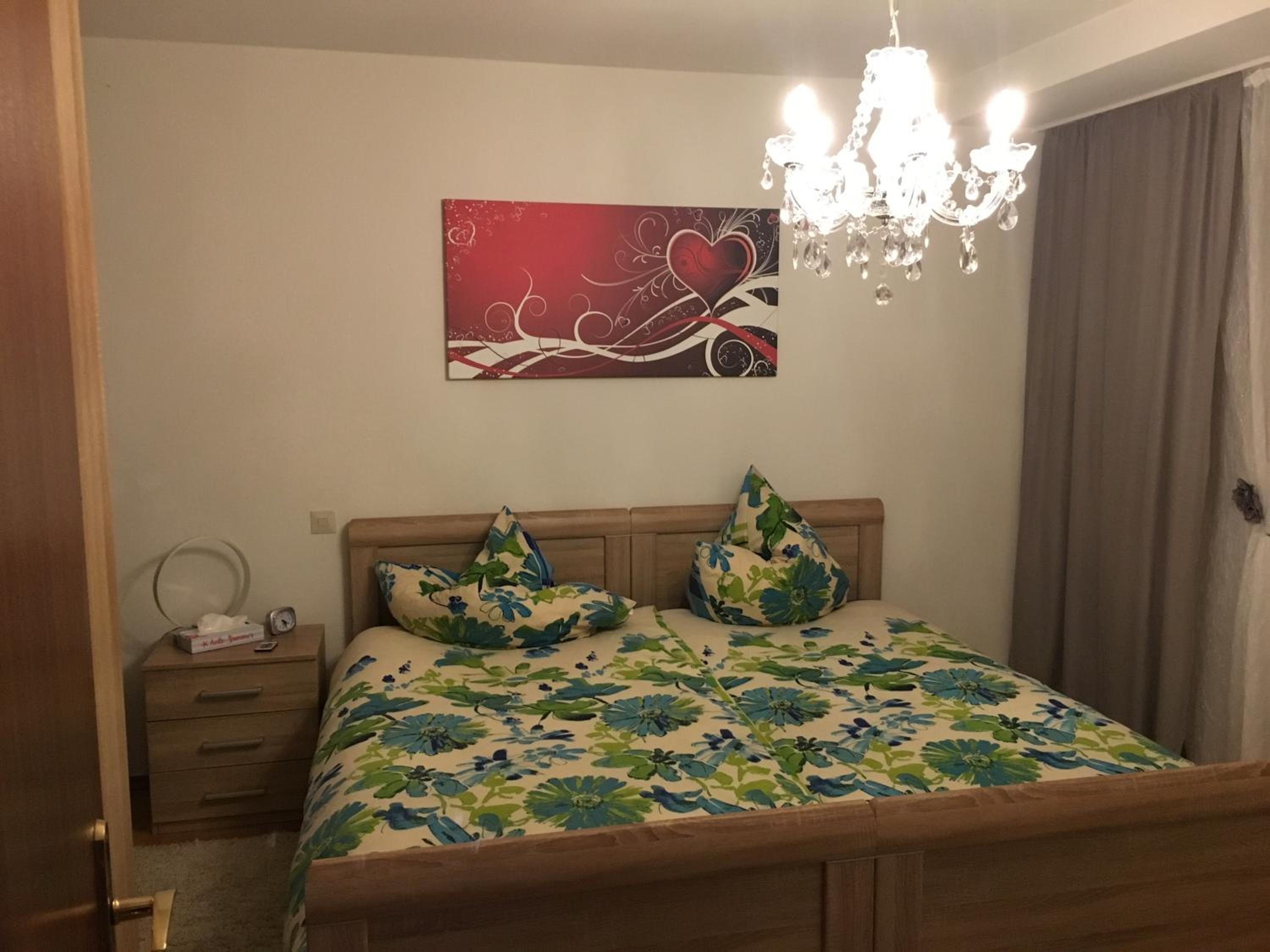 One-Bedroom Apartment photo 1