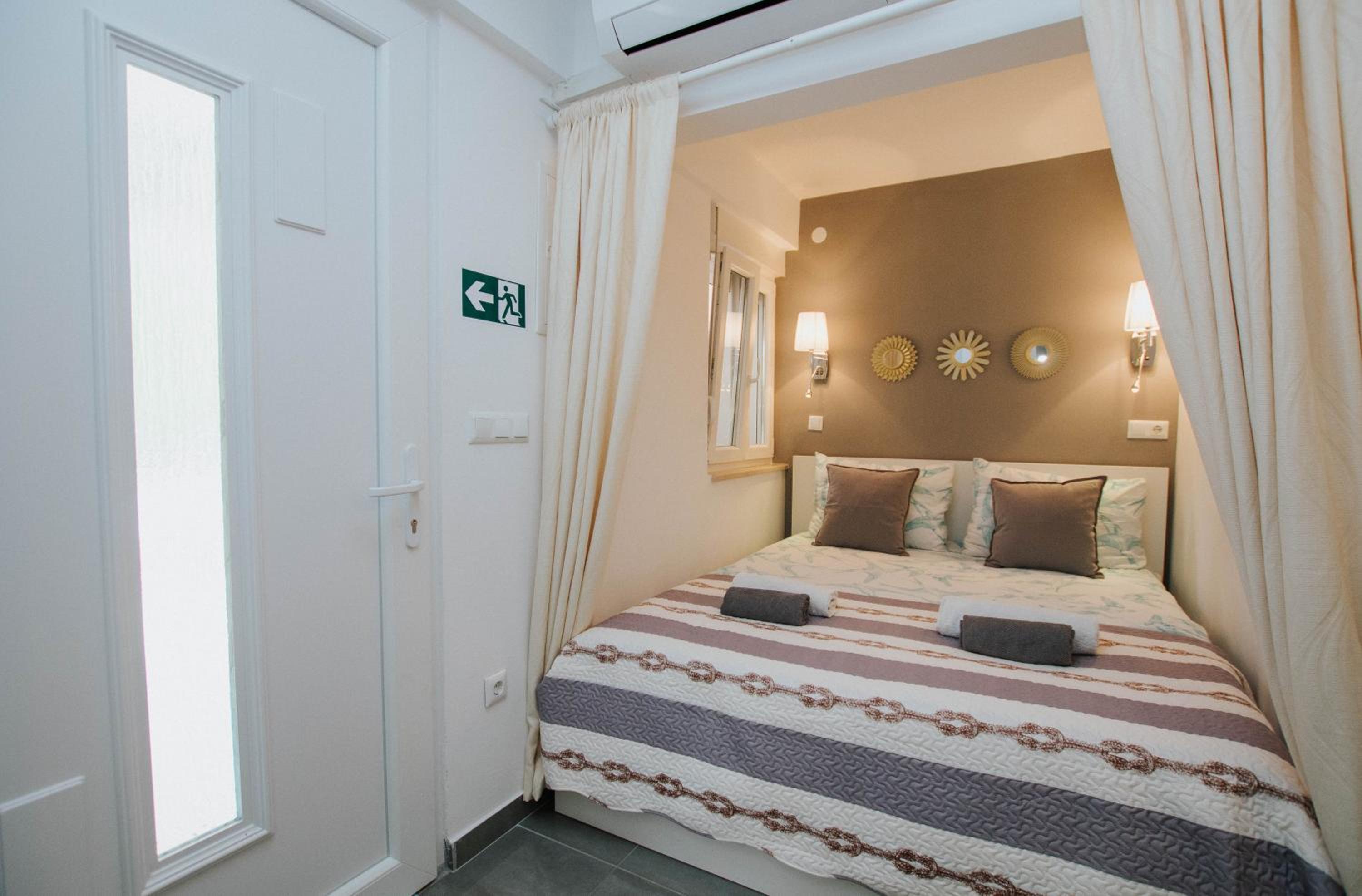 Apartment with Terrace photo 3