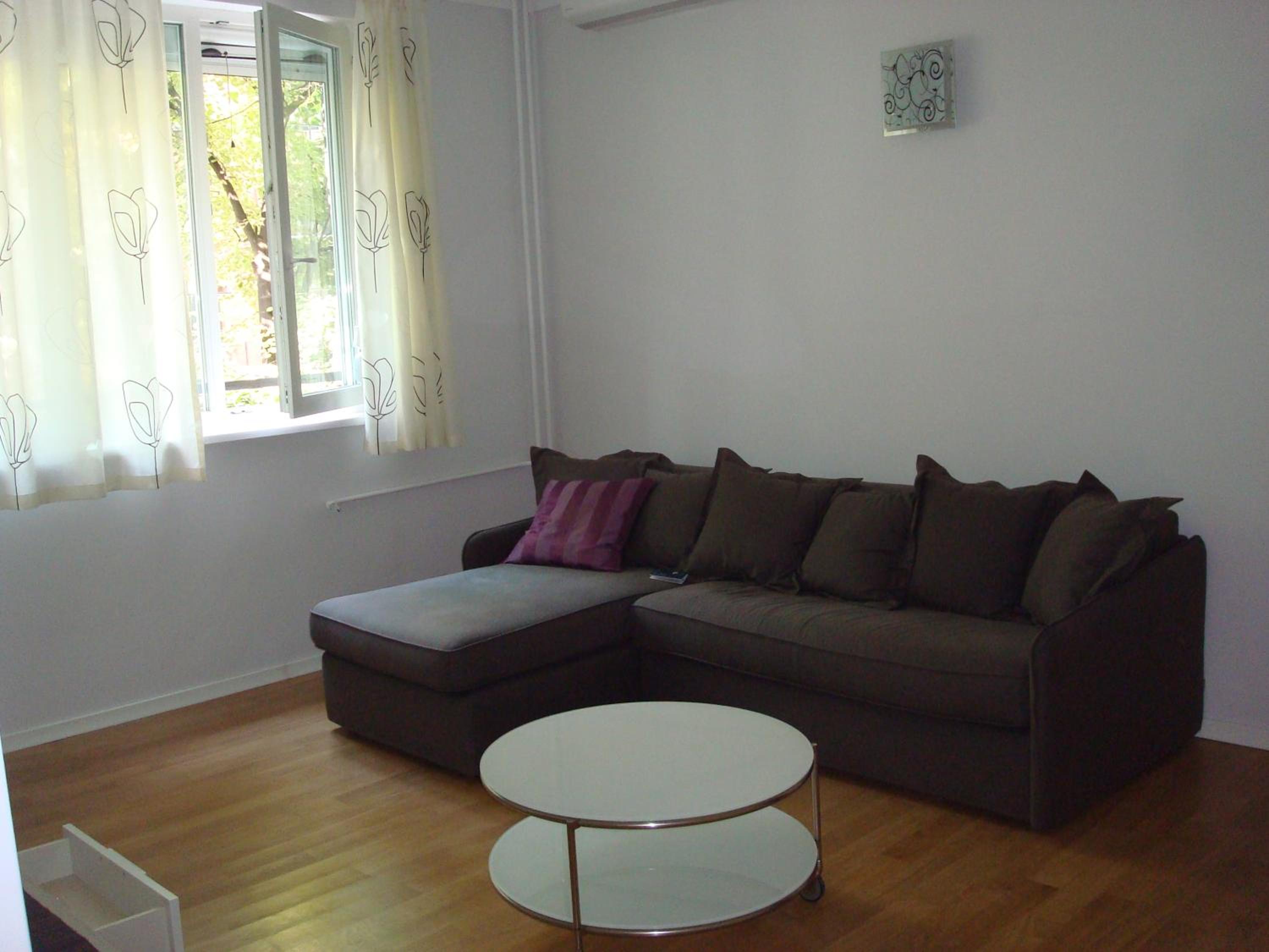 Apartment with Balcony - Photo 15