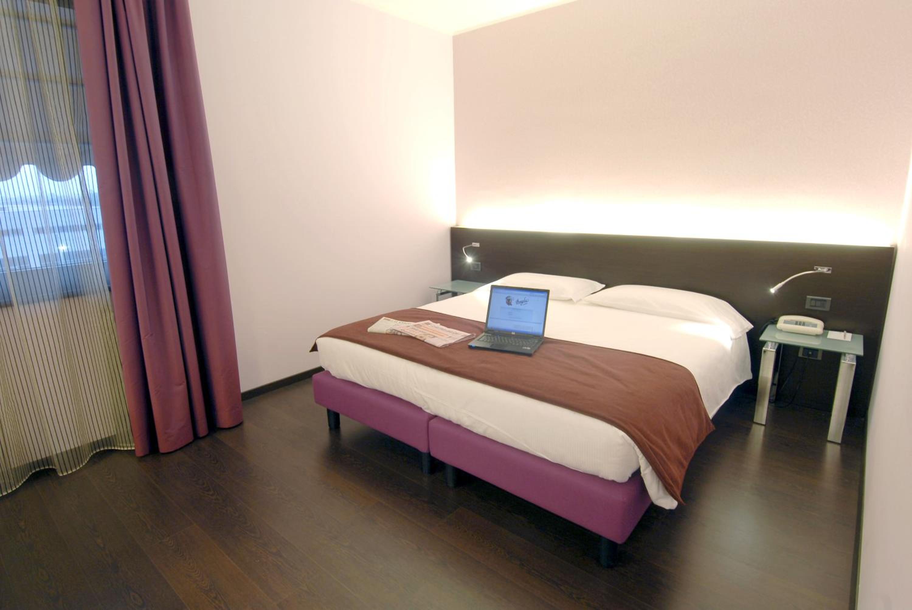 Double Room - Photo 5