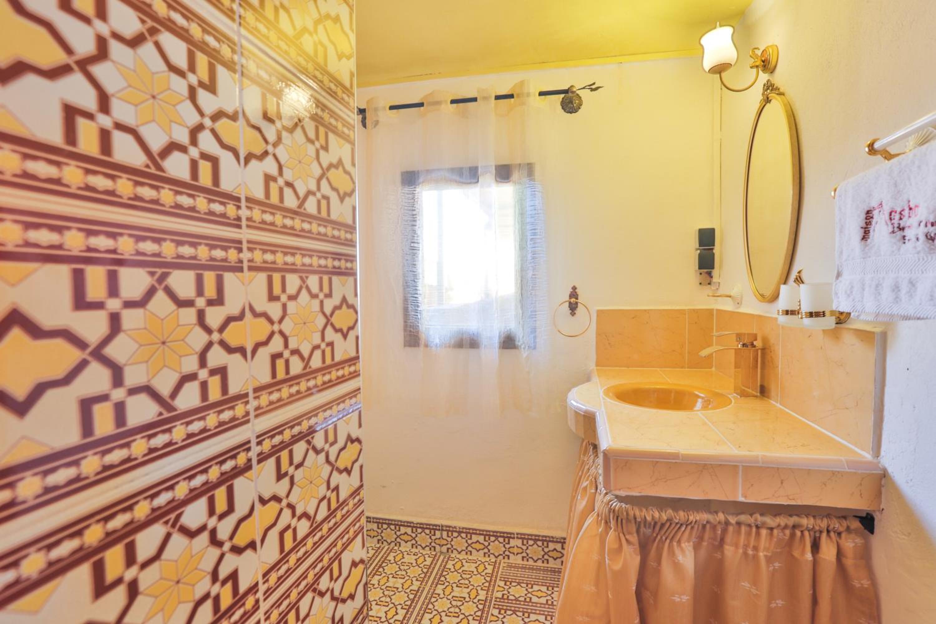 Deluxe Room - Photo 2