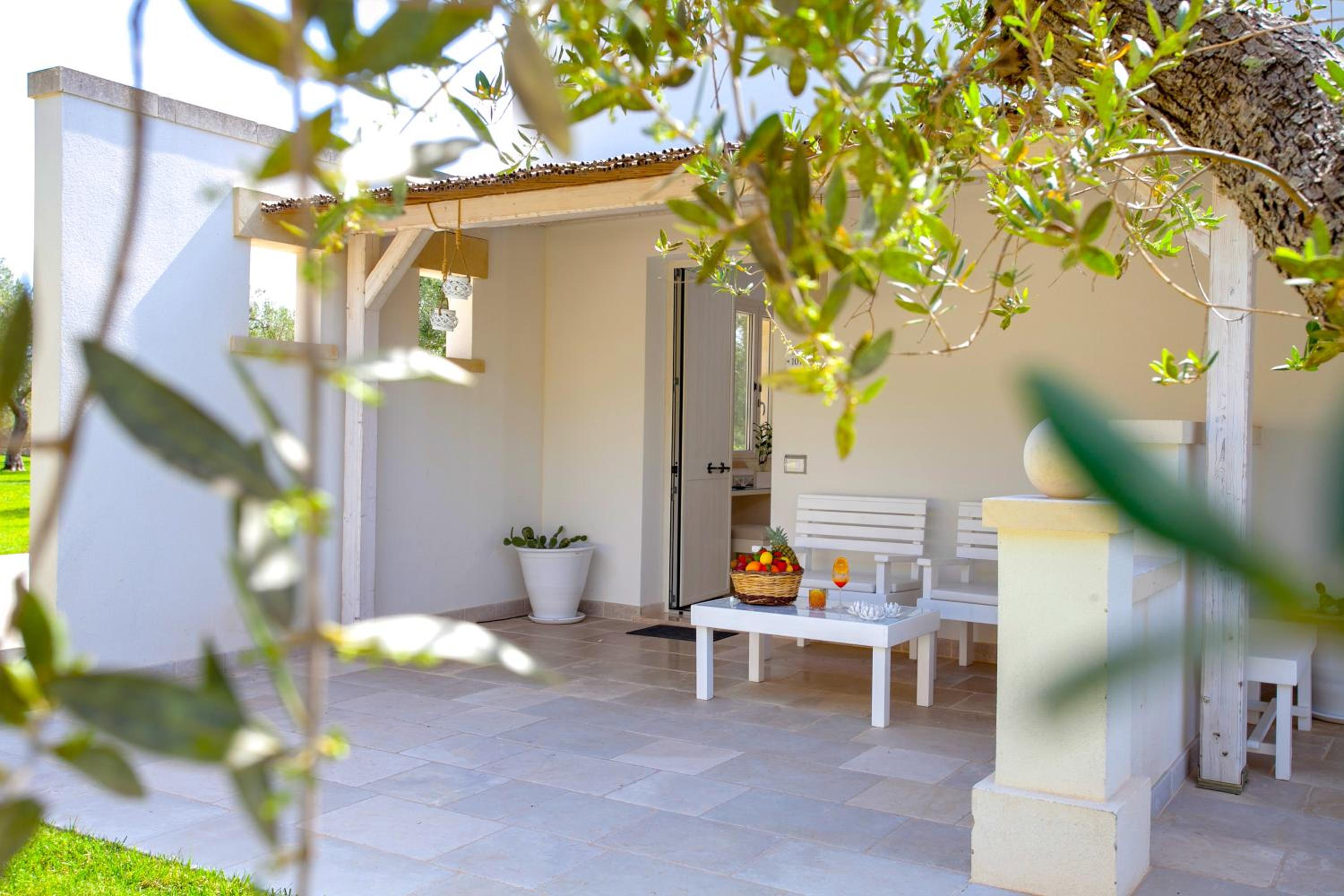 Standard Room with Patio photo 2