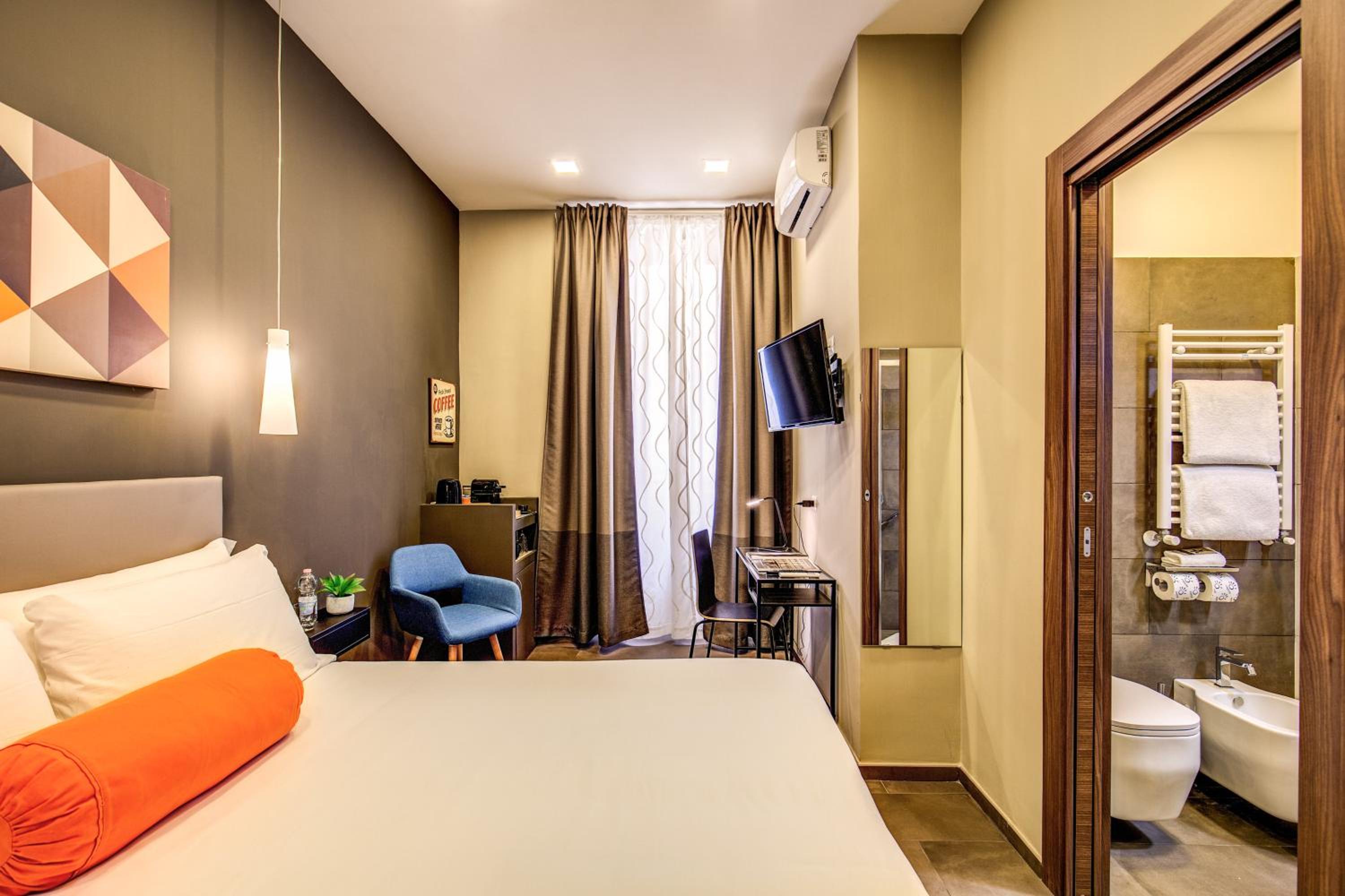 Deluxe Double or Twin Room photo 1