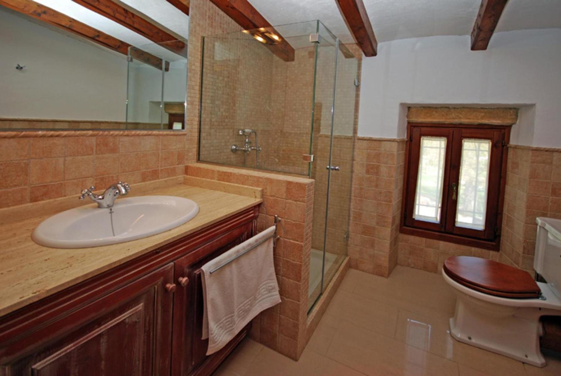 Three-Bedroom Vacation Home  photo 2
