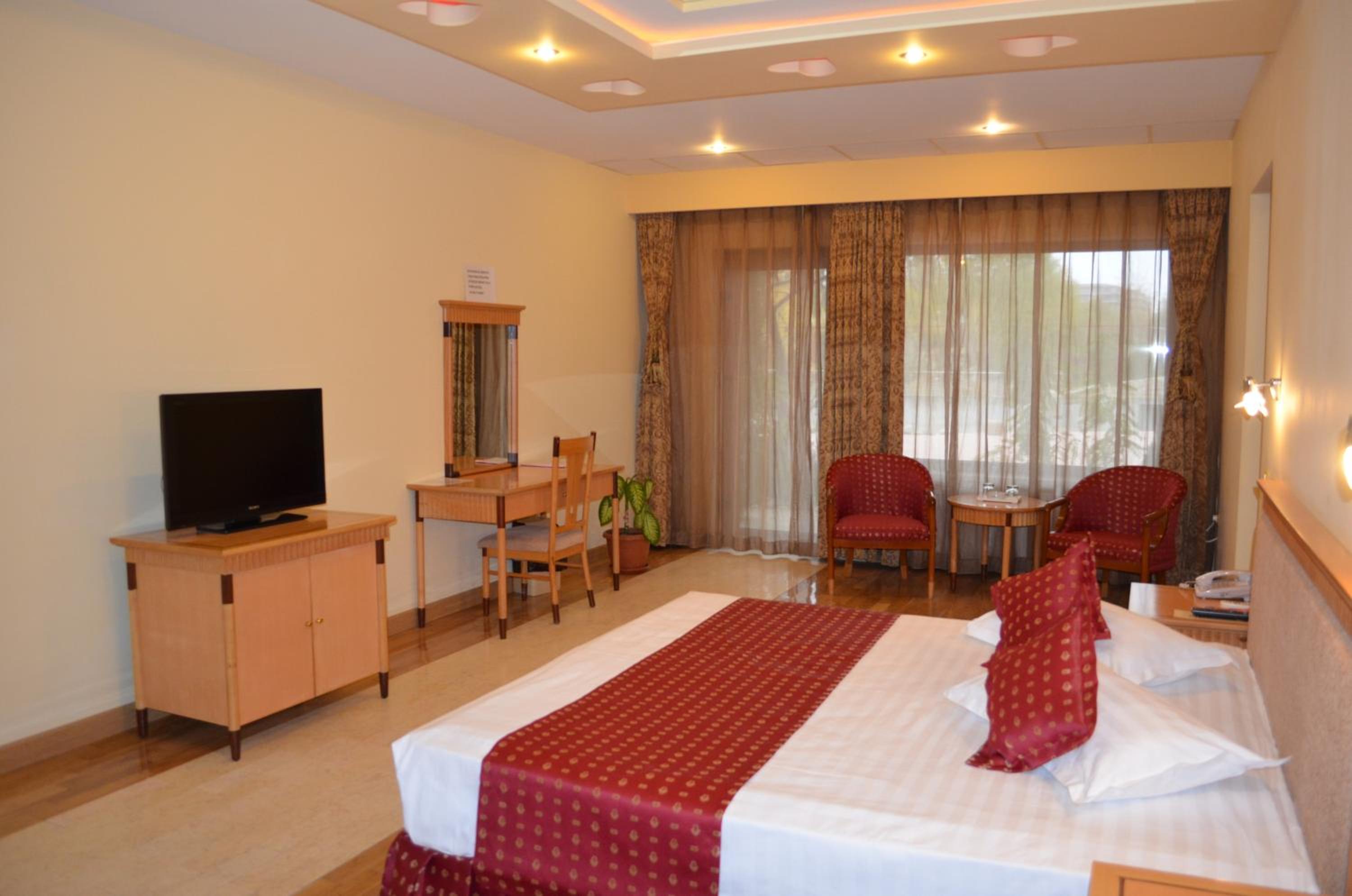 Standard Double Room - Photo 22