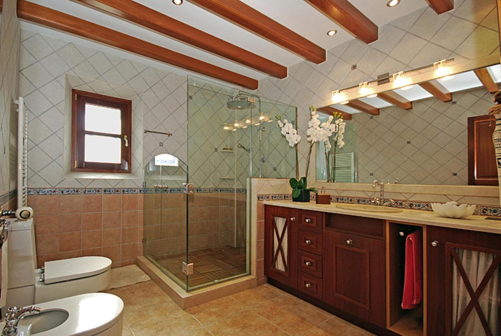 Eight-Bedroom Holiday Home photo 2