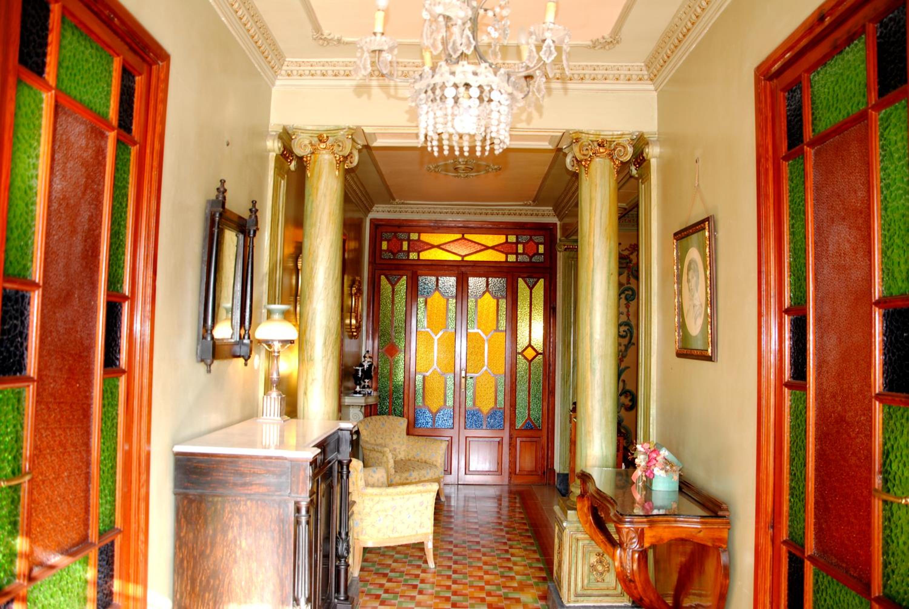 Casa de siete habitaciones con piscina privada