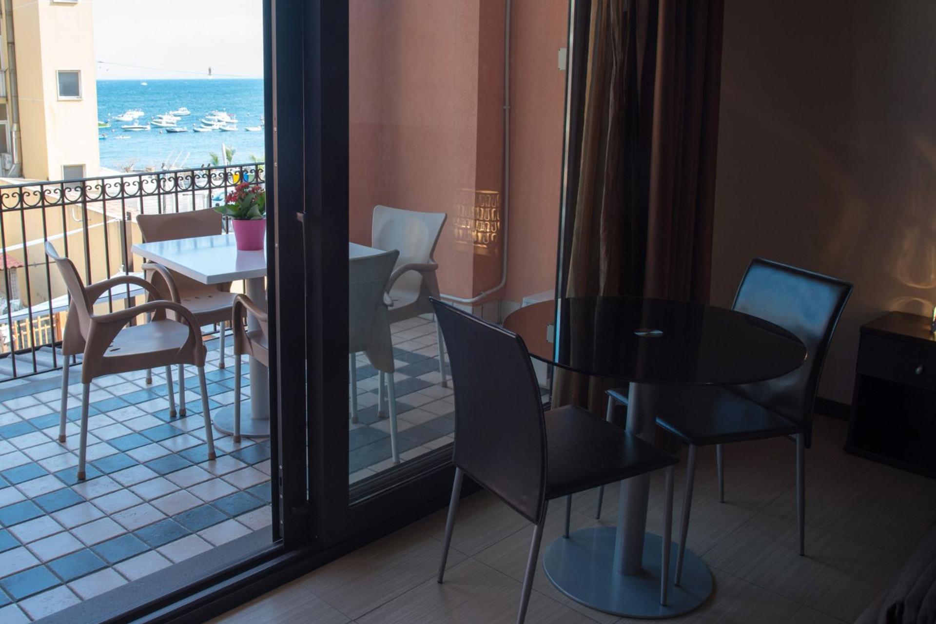 Superior Quadruple Room with Sea View photo 2