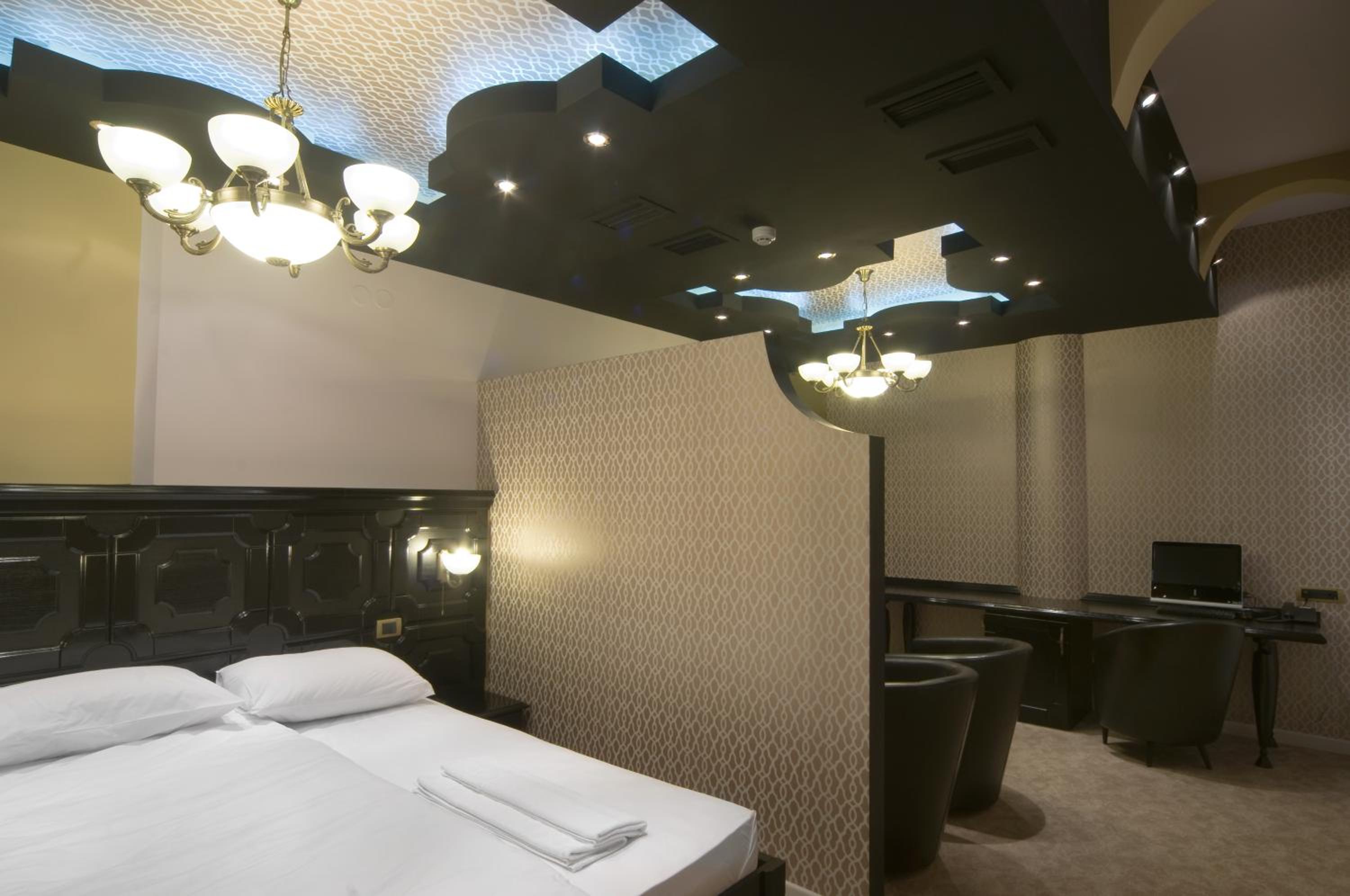 Comfort One-Bedroom Suite - Photo 7