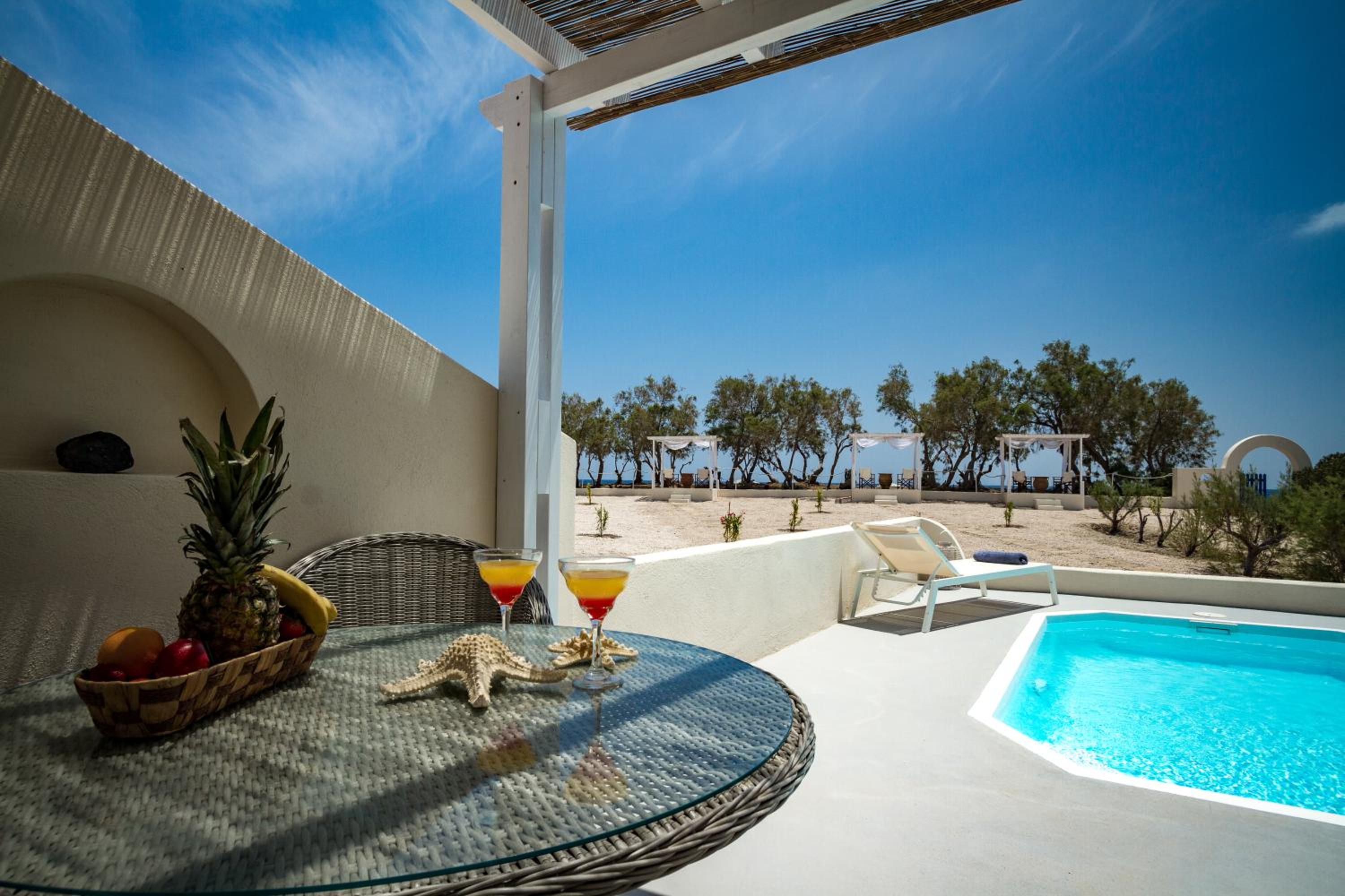Sea-Side Suite with Private Plunge Pool photo 2