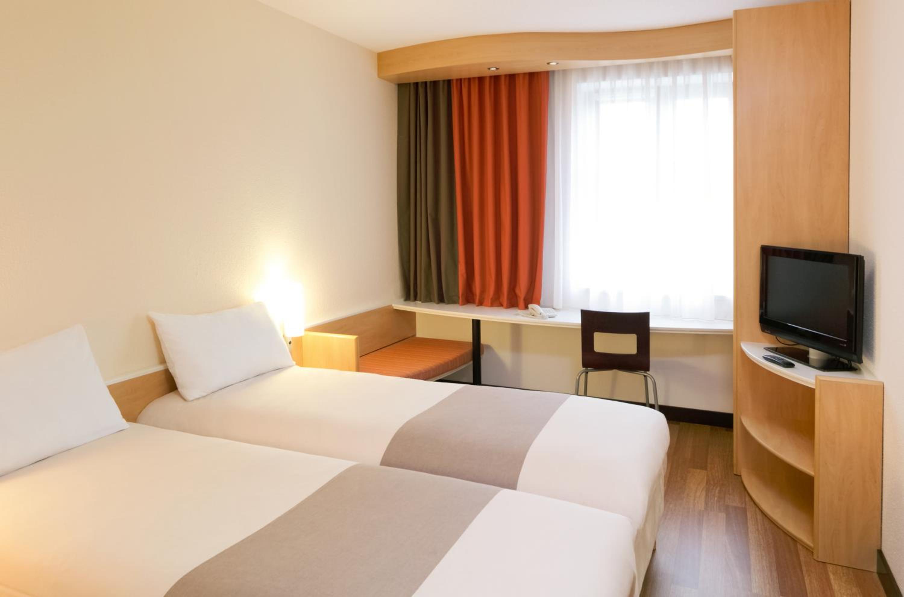 Standard Twin Room photo 1