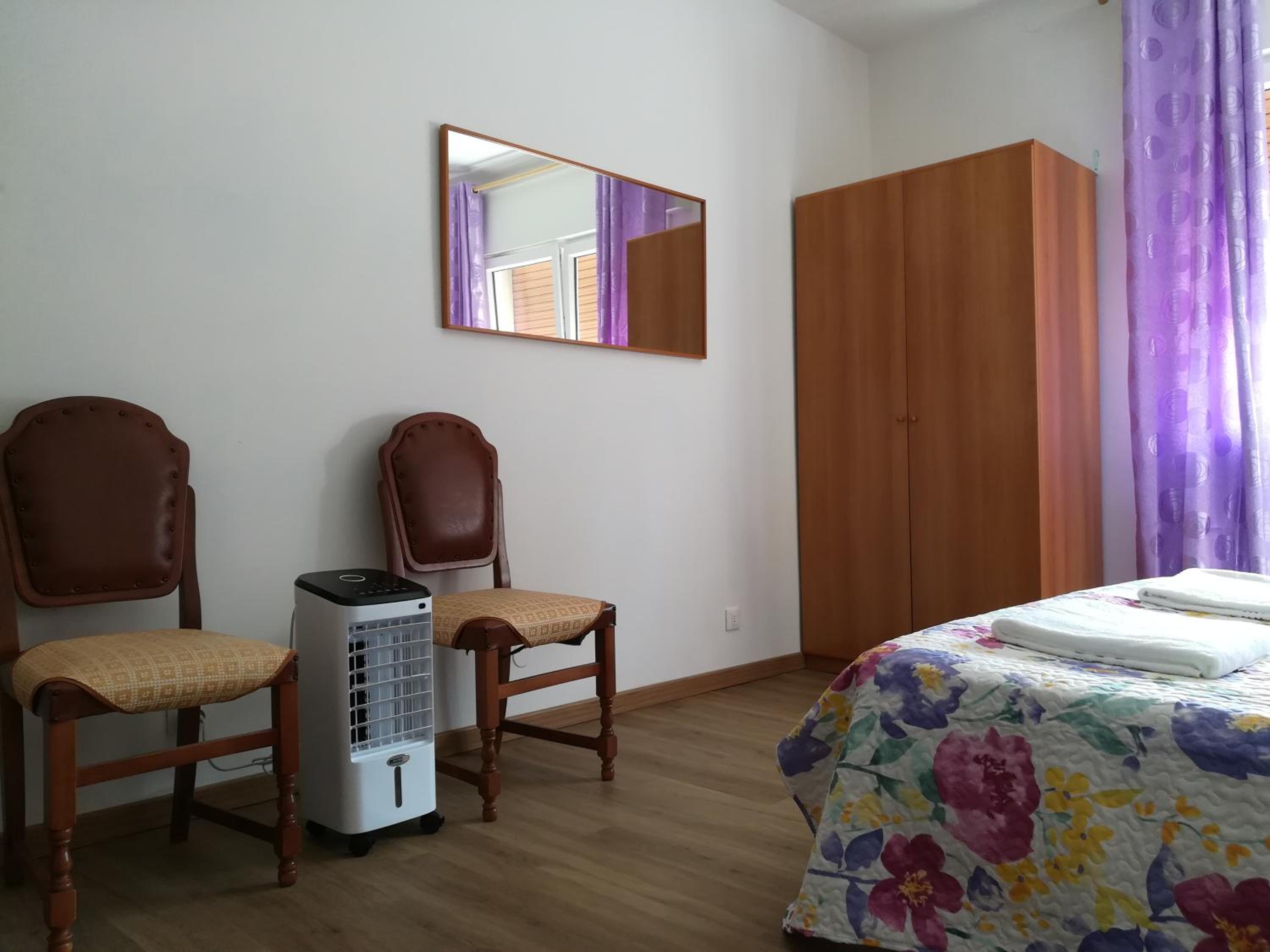 Basic Triple Room with Shared Bathroom photo 3