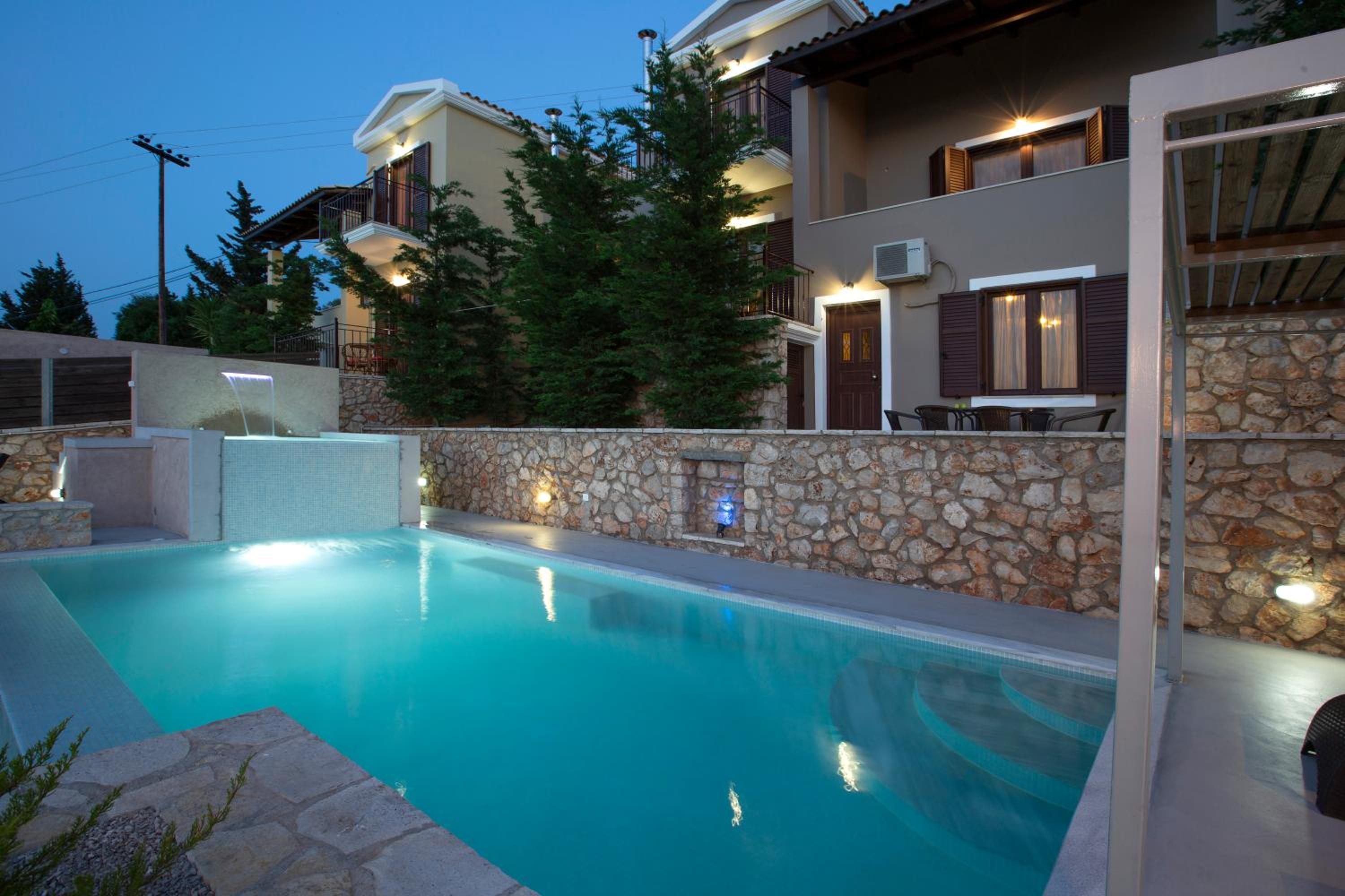Superior Two-Bedroom Villa with Private Pool photo 2