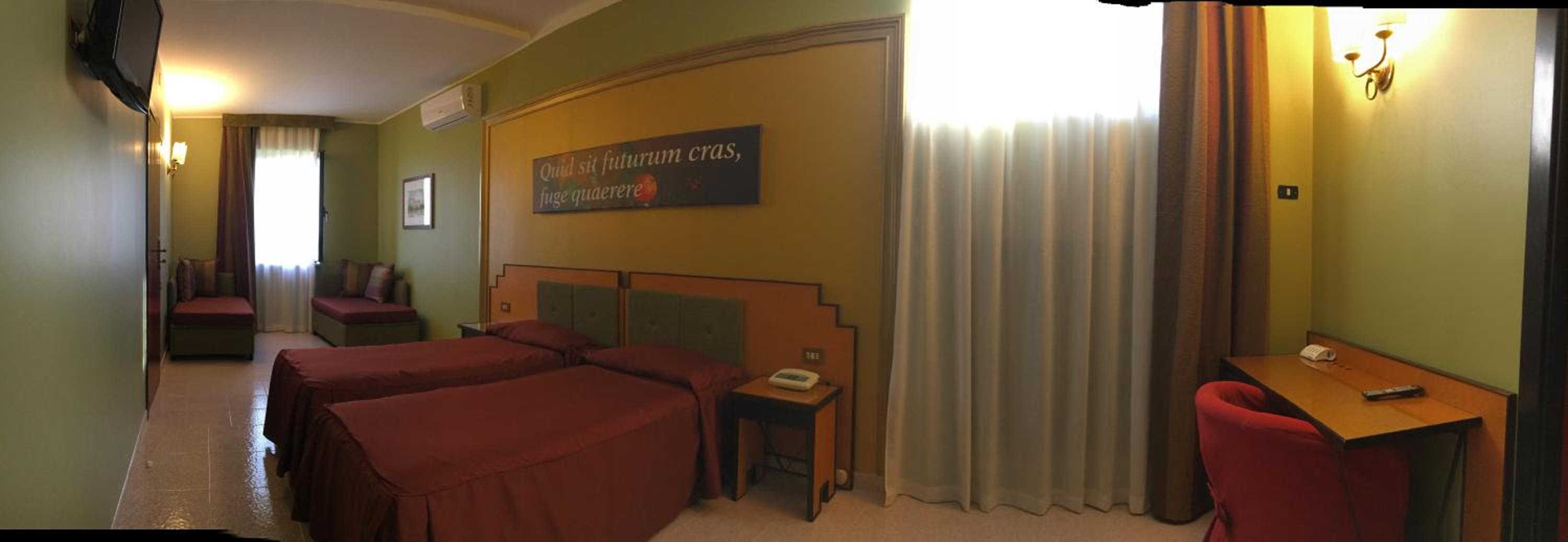 Double Room - Photo 5