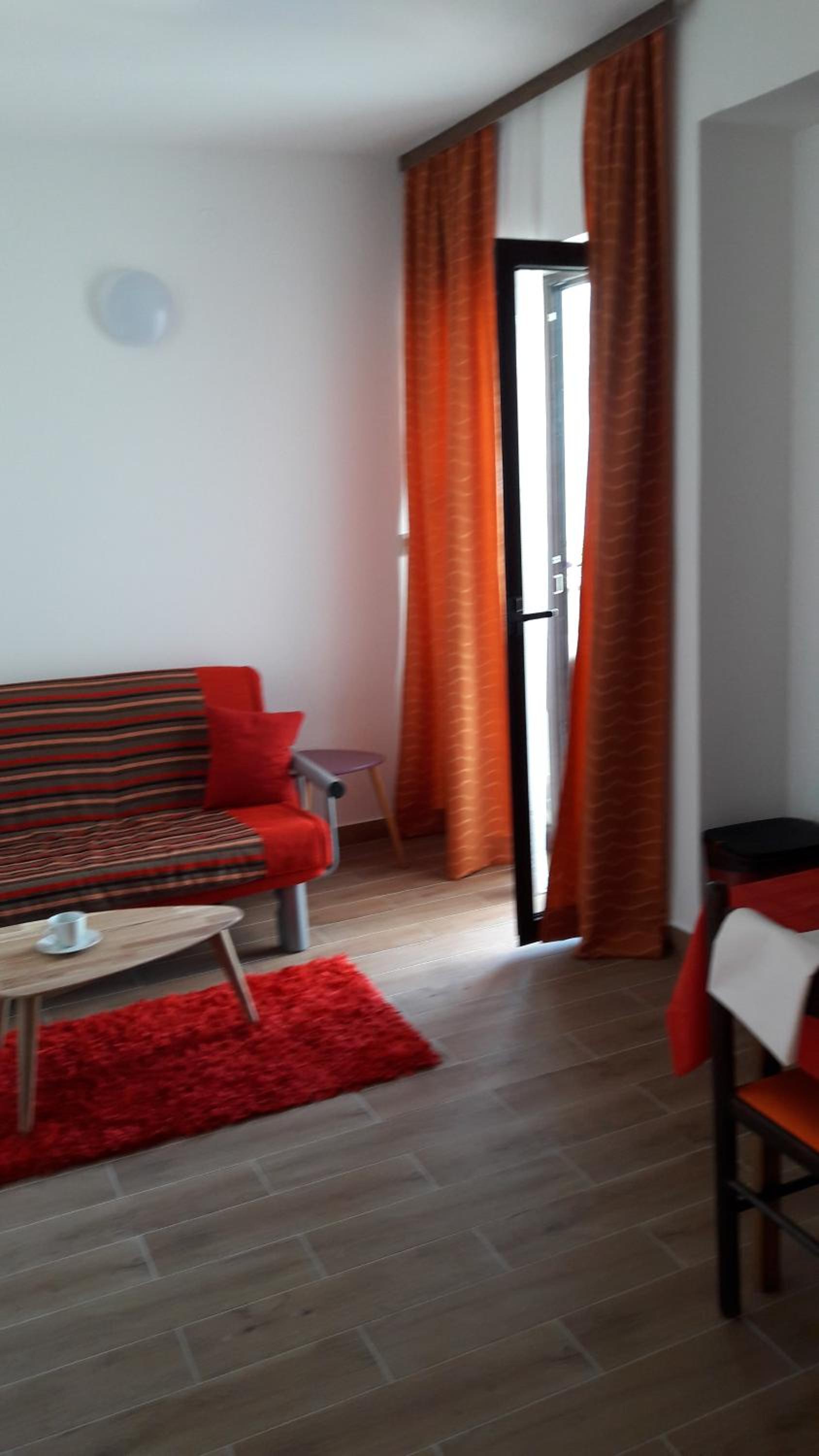 Two-Bedroom Apartment with Balcony photo 3