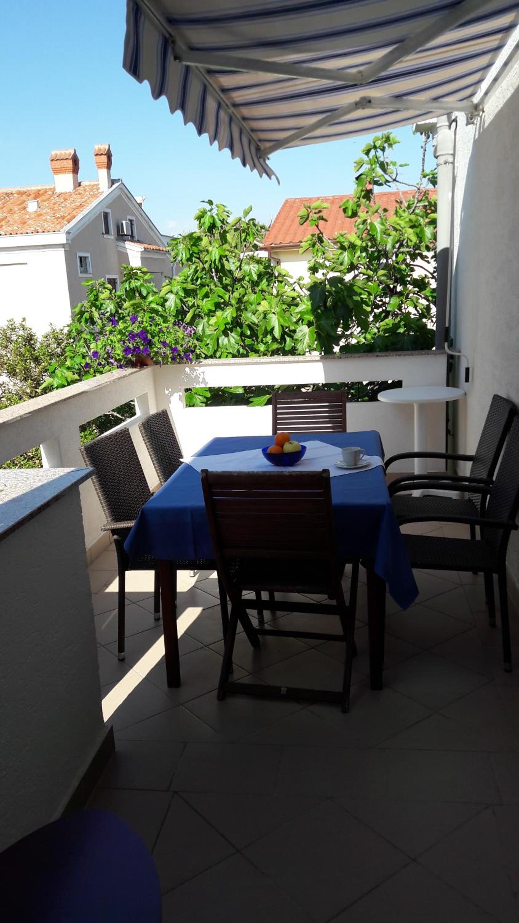Two-Bedroom Apartment with Balcony photo 2