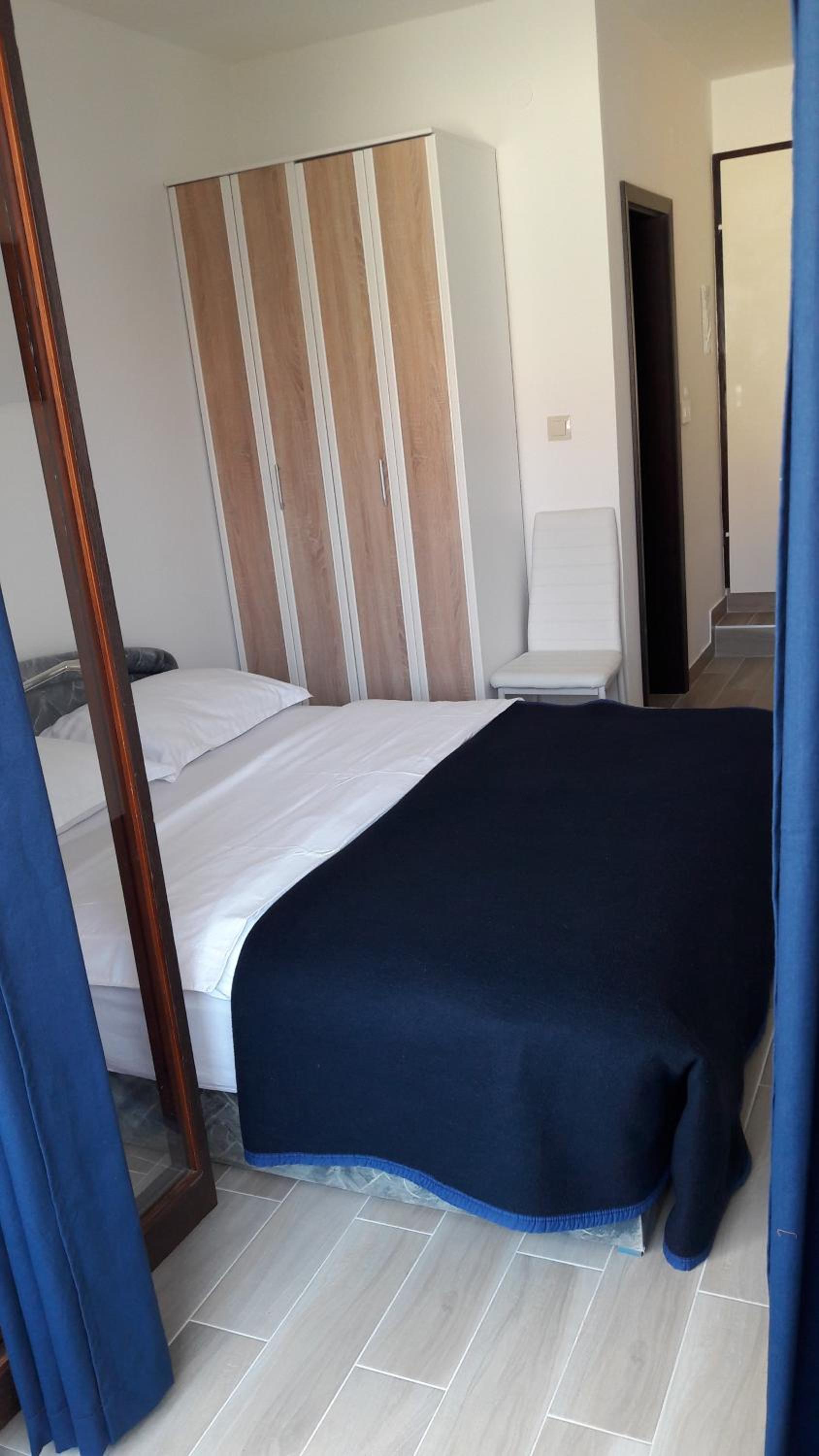 Double Room with Balcony - Photo 5