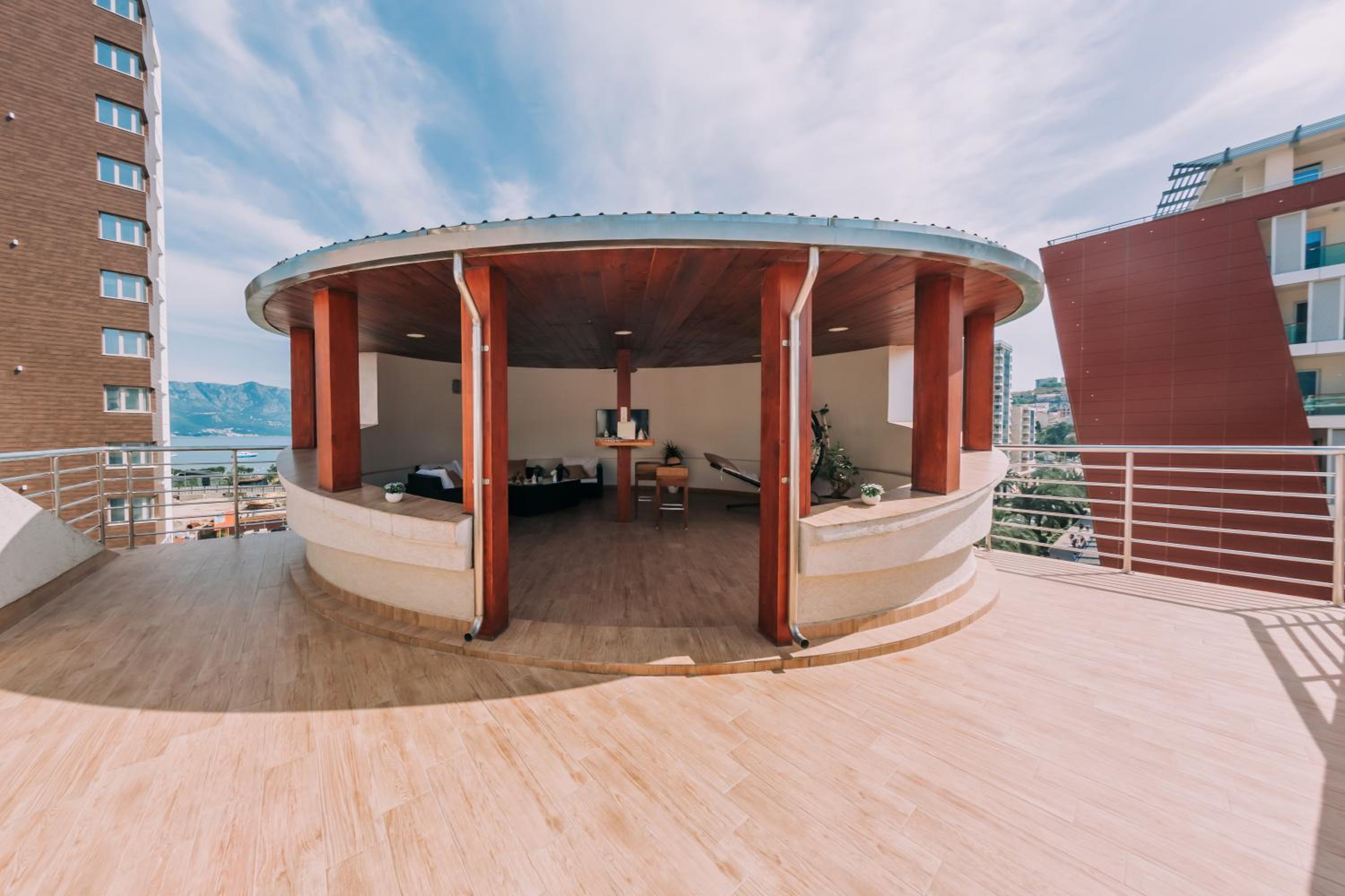 One-Bedroom Apartment with Terrace photo 3